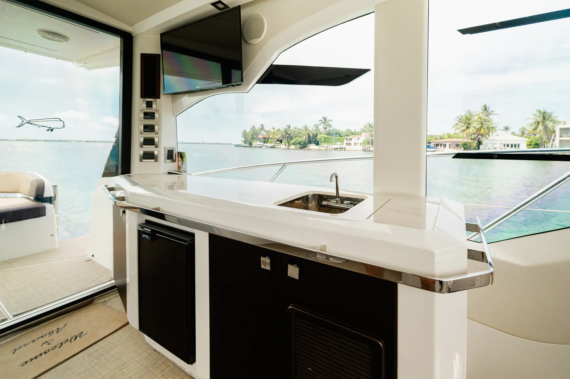 Luxury New Galeon Yacht wirh professional staff 