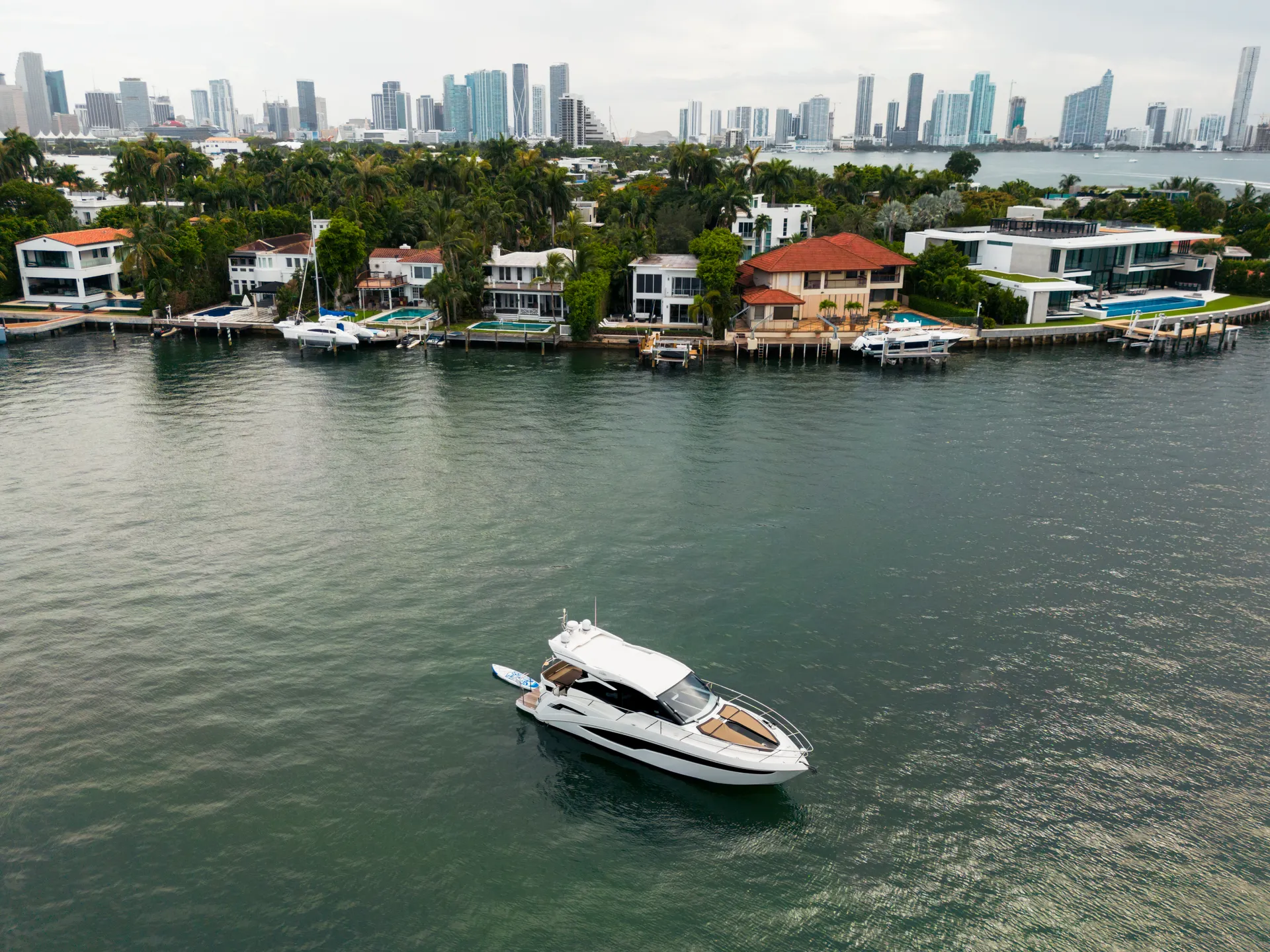 Luxury New Galeon Yacht wirh professional staff 