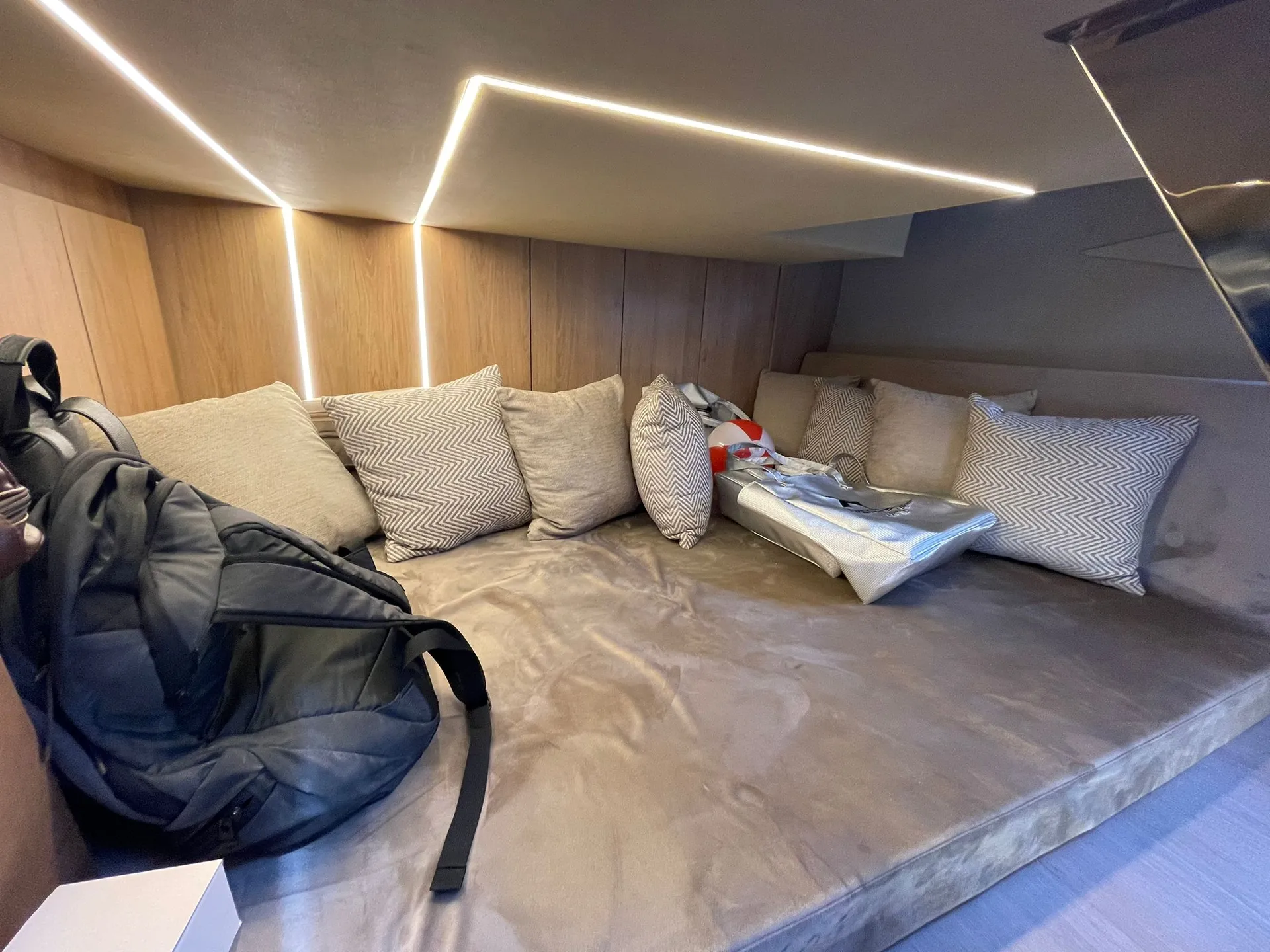 NX 360 Cruising Yacht