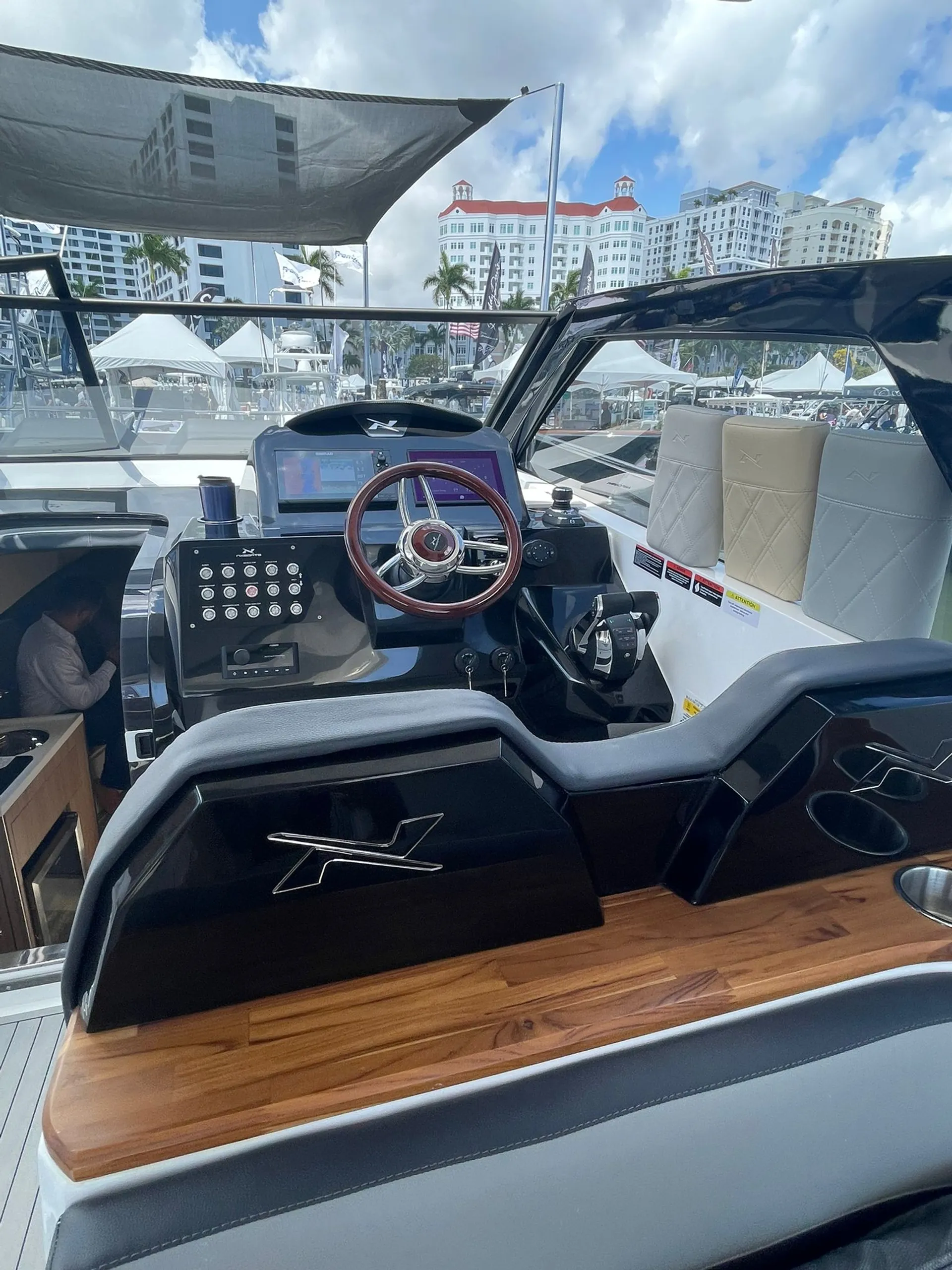 NX 360 Cruising Yacht