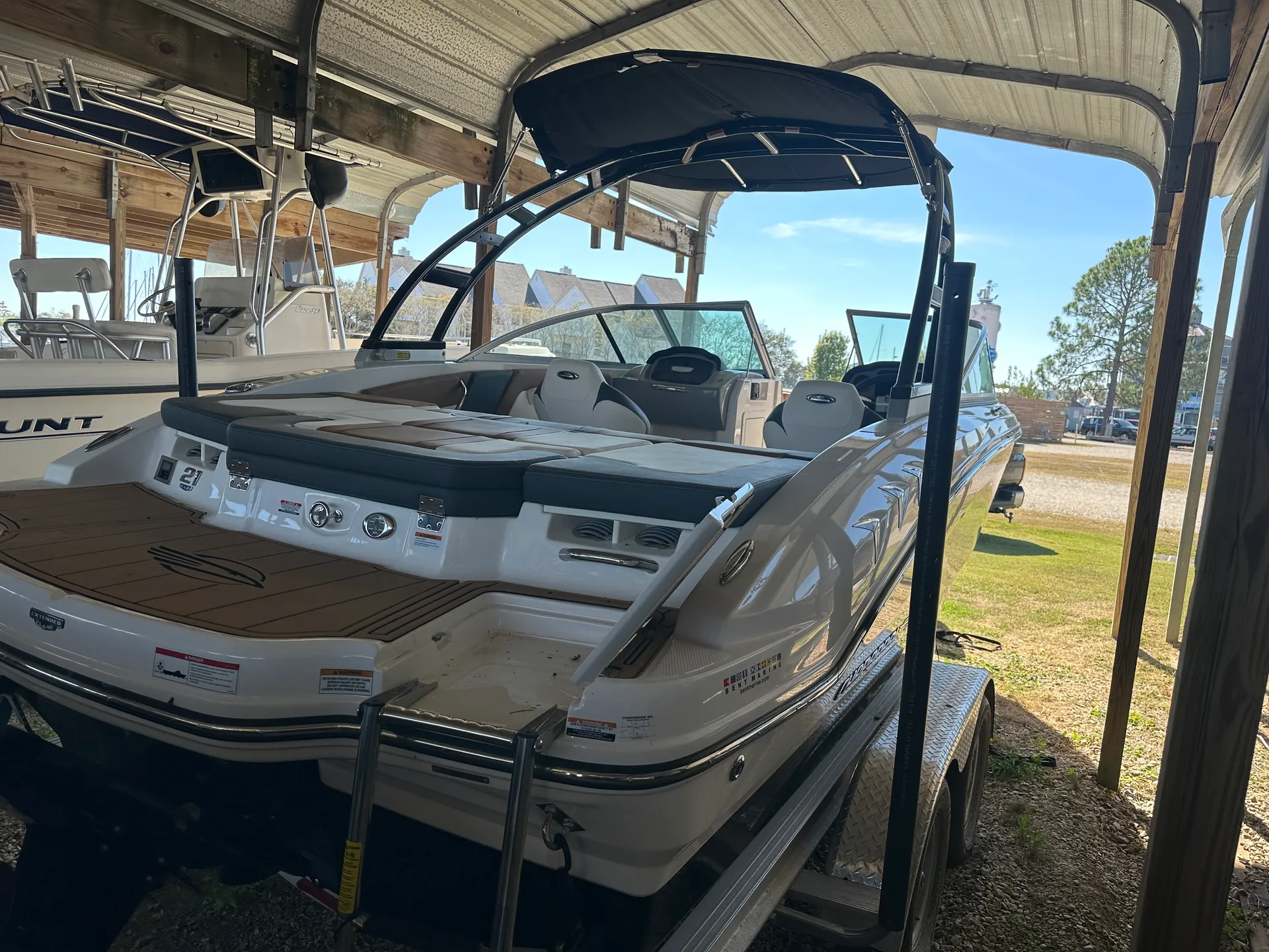 CHAPARRAL BOATS 21 SSI in Madisonville, LA — photo 4
