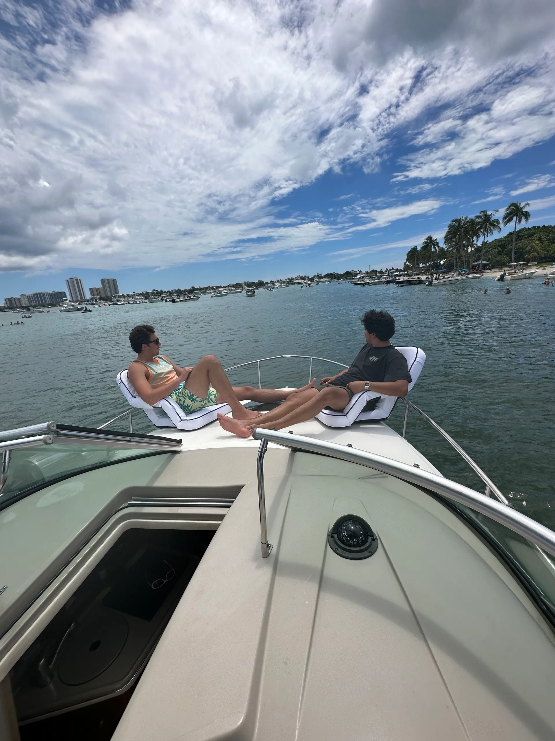 Sea Ray Boats 240 Sundancer in Riviera Beach, FL — photo 2