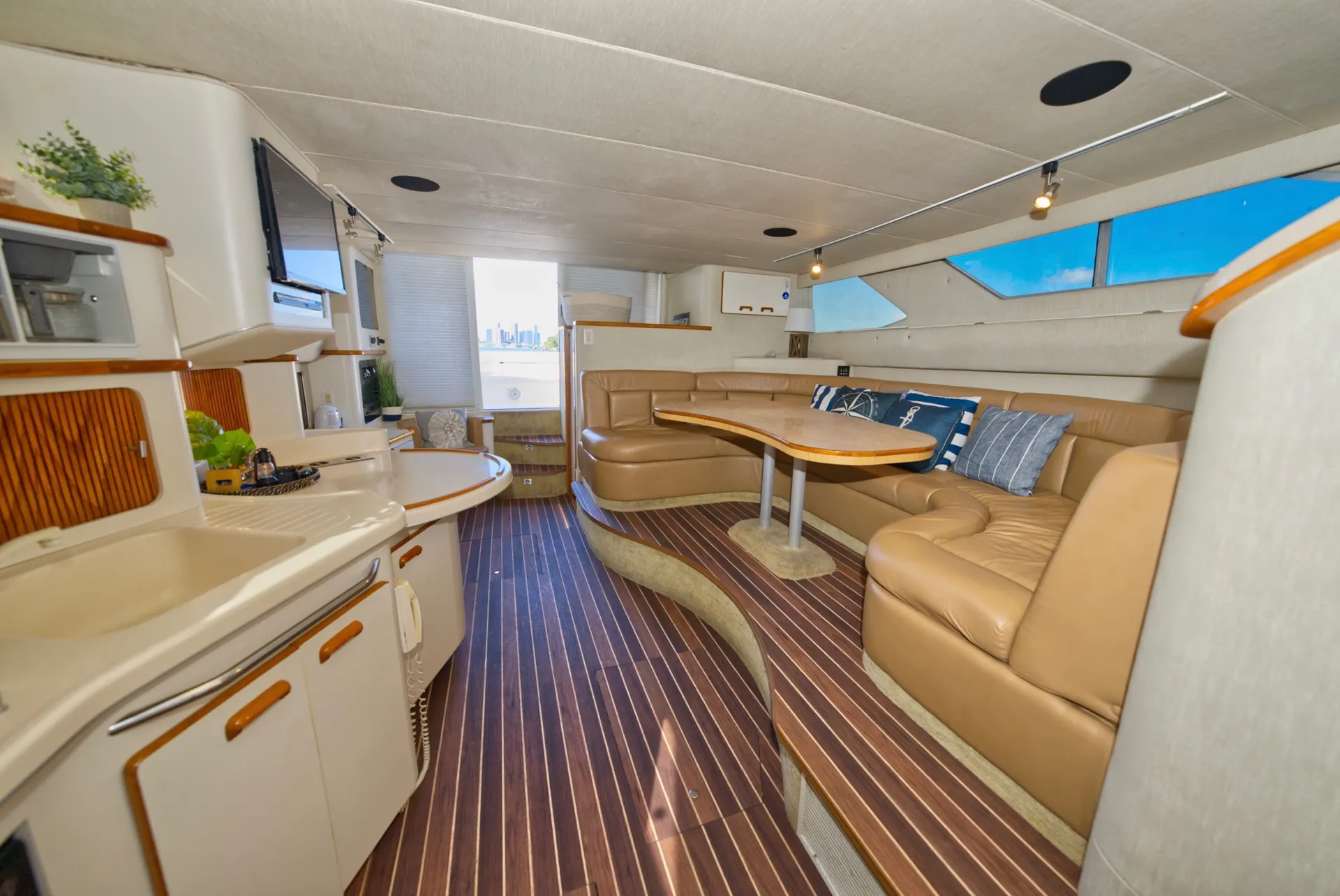 FREE HOUR ! 50' SEA RAY YACHT RENTAL, MIAMI FL (NO HIDDEN FEES) 