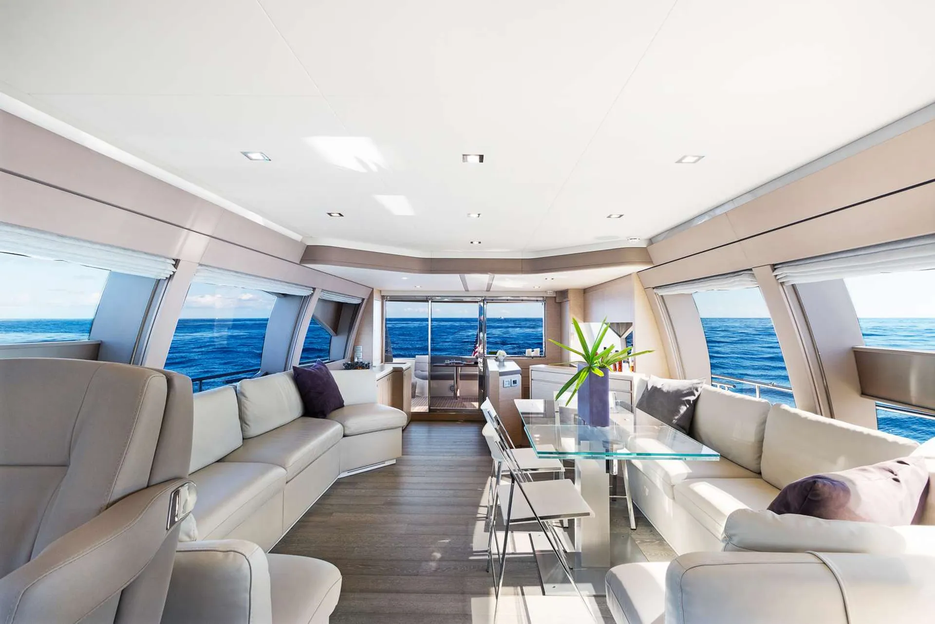 69ft Ferretti, Most Luxurious Yacht in Hawaii -Unparalleled Experience