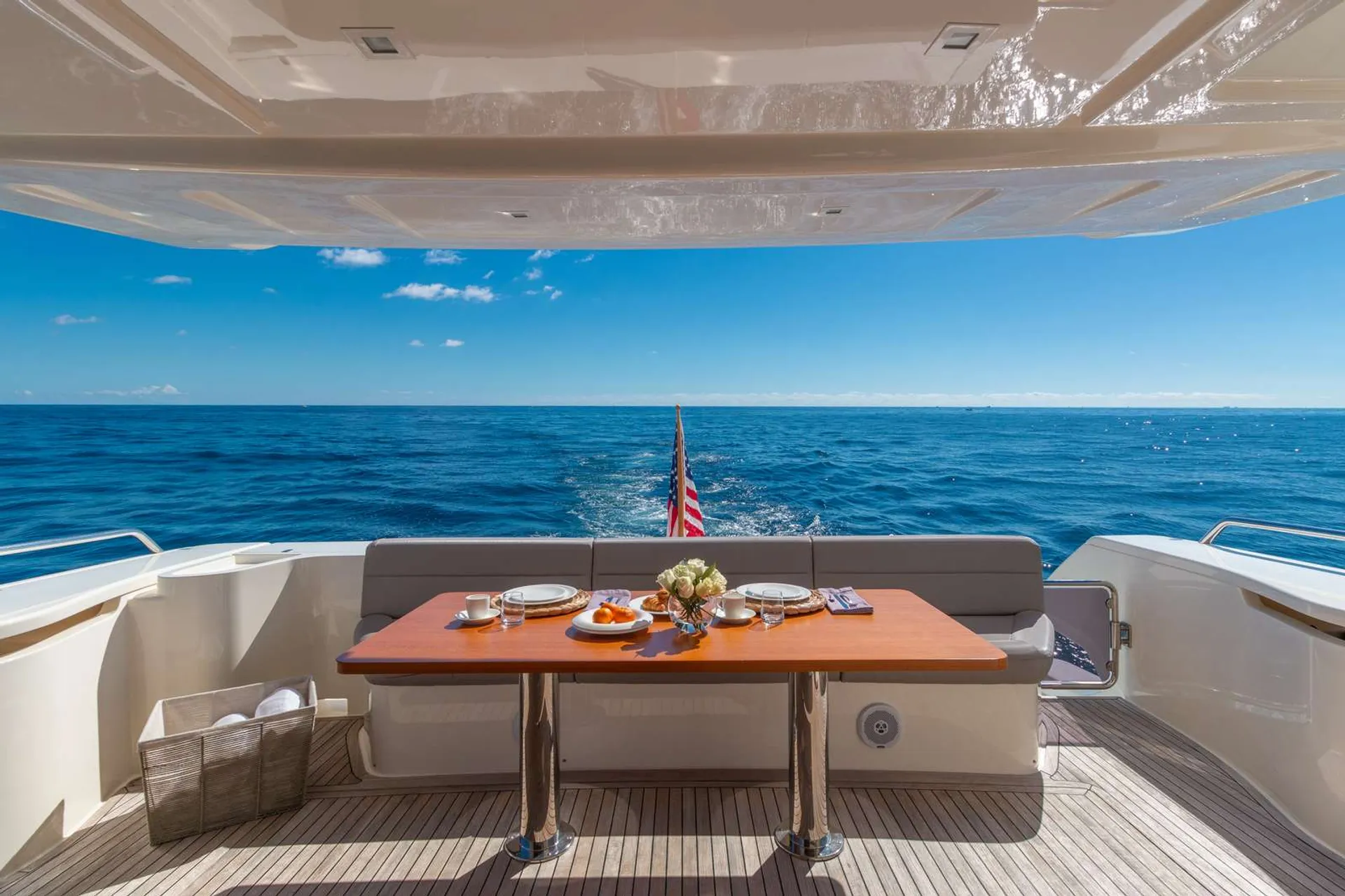 69ft Ferretti, Most Luxurious Yacht in Hawaii -Unparalleled Experience