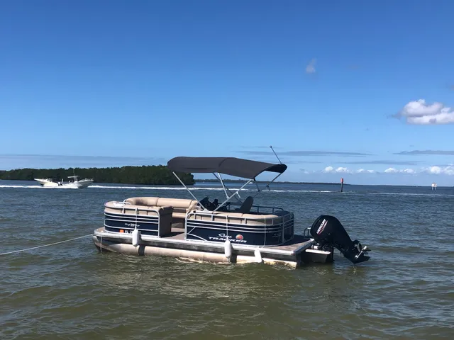 Rent a SUN TRACKER pontoon in Cape Coral, FL near me