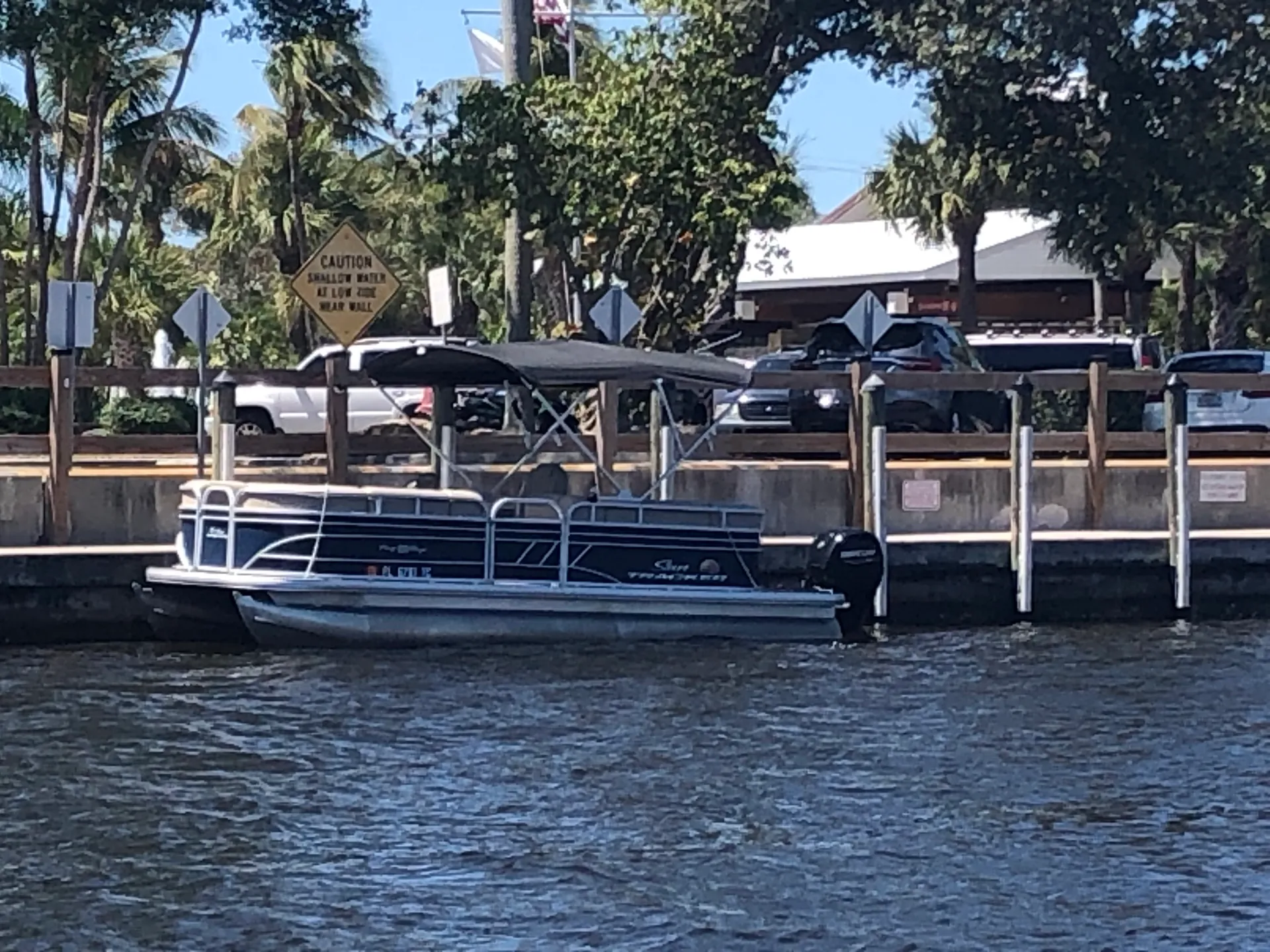 SUN TRACKER PARTY BARGE 20 DLX in Cape Coral, FL — photo 3