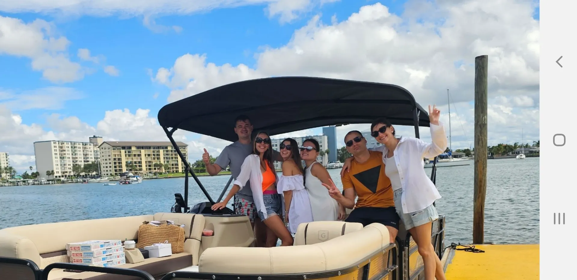 Newer 22 foot luxury pontoon 