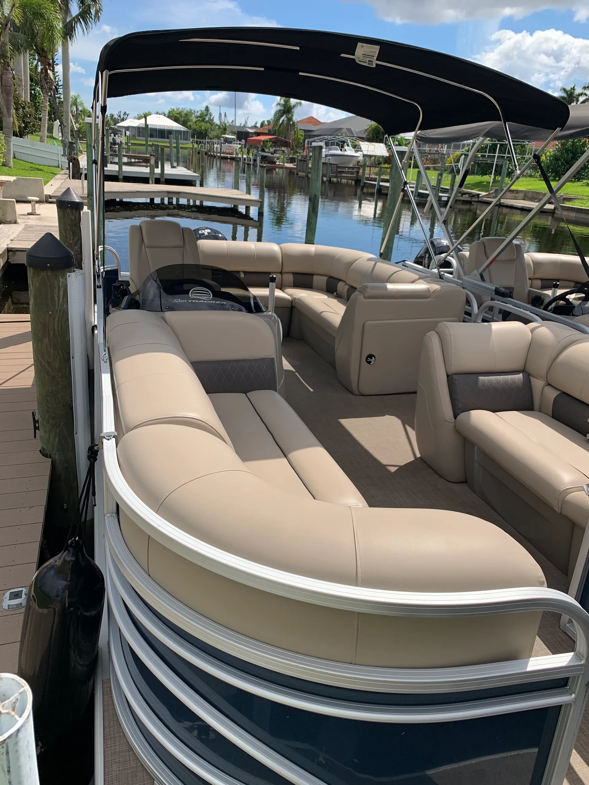 SUN TRACKER PARTY BARGE 20 DLX in Cape Coral, FL — photo 2