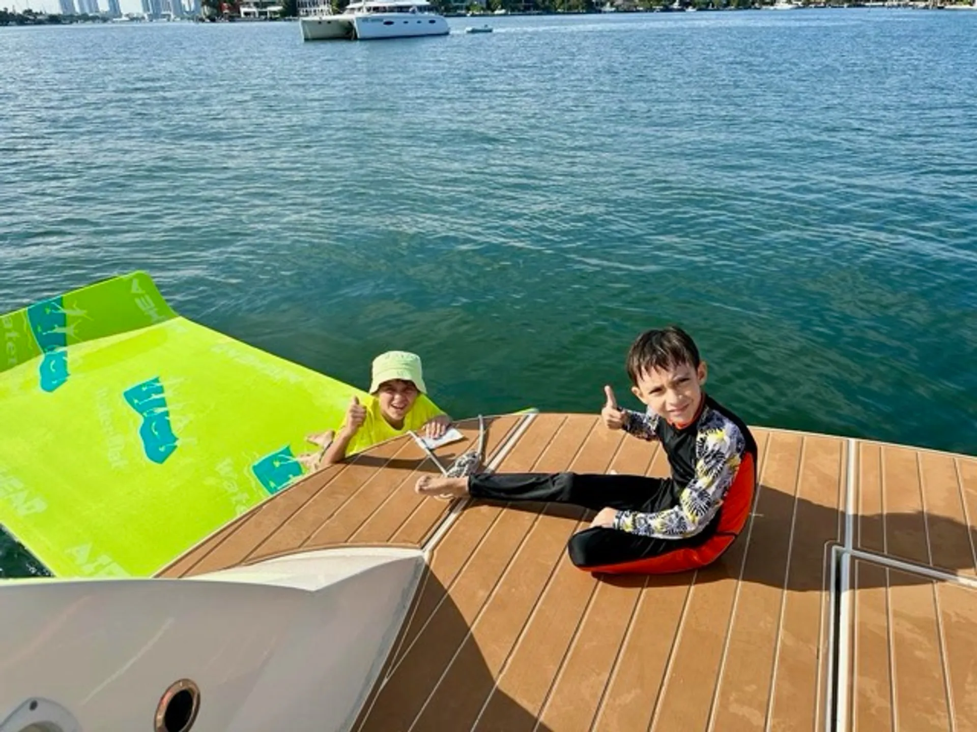 Aicon 60ft free jetski