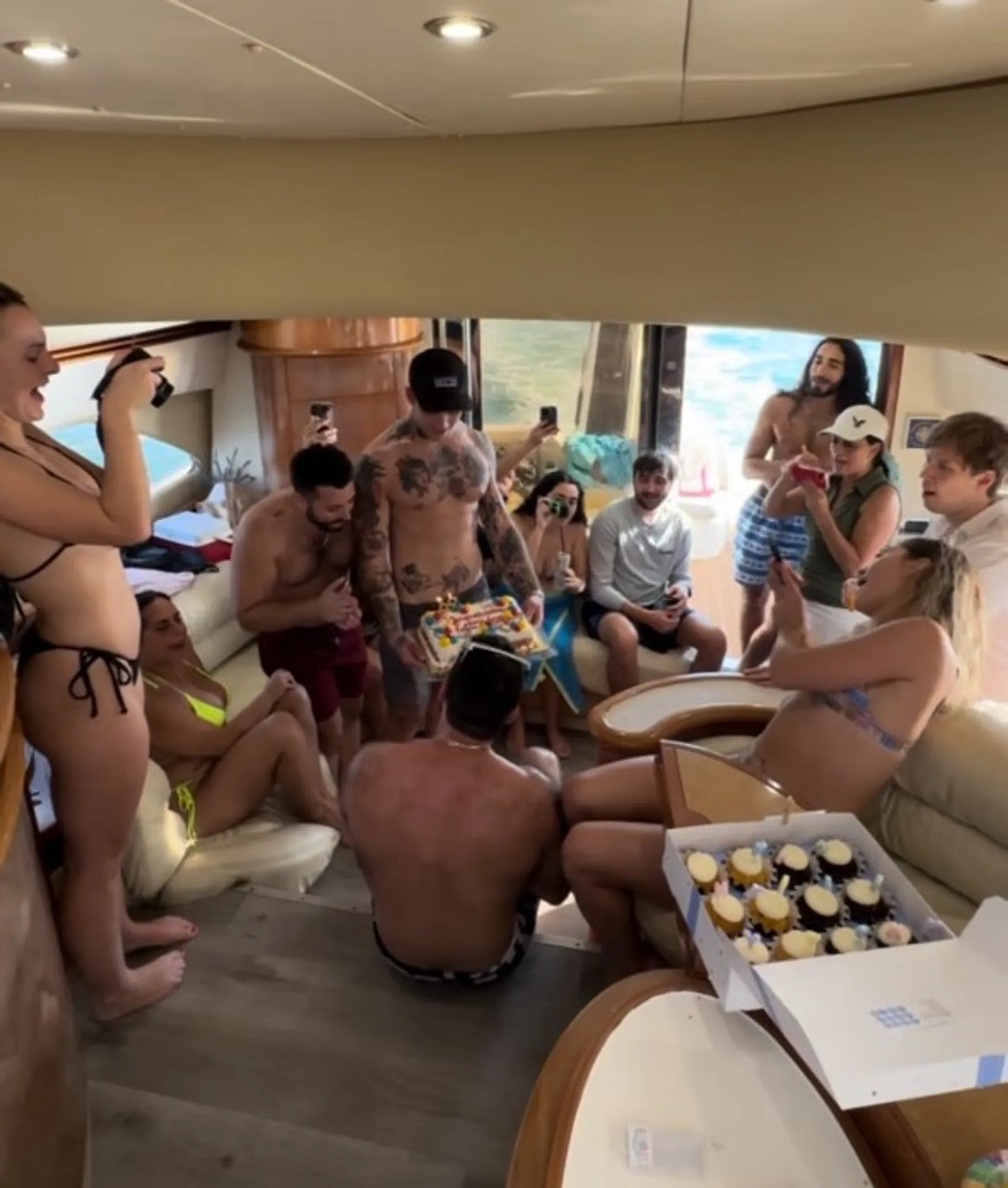 Aicon 60ft free jetski