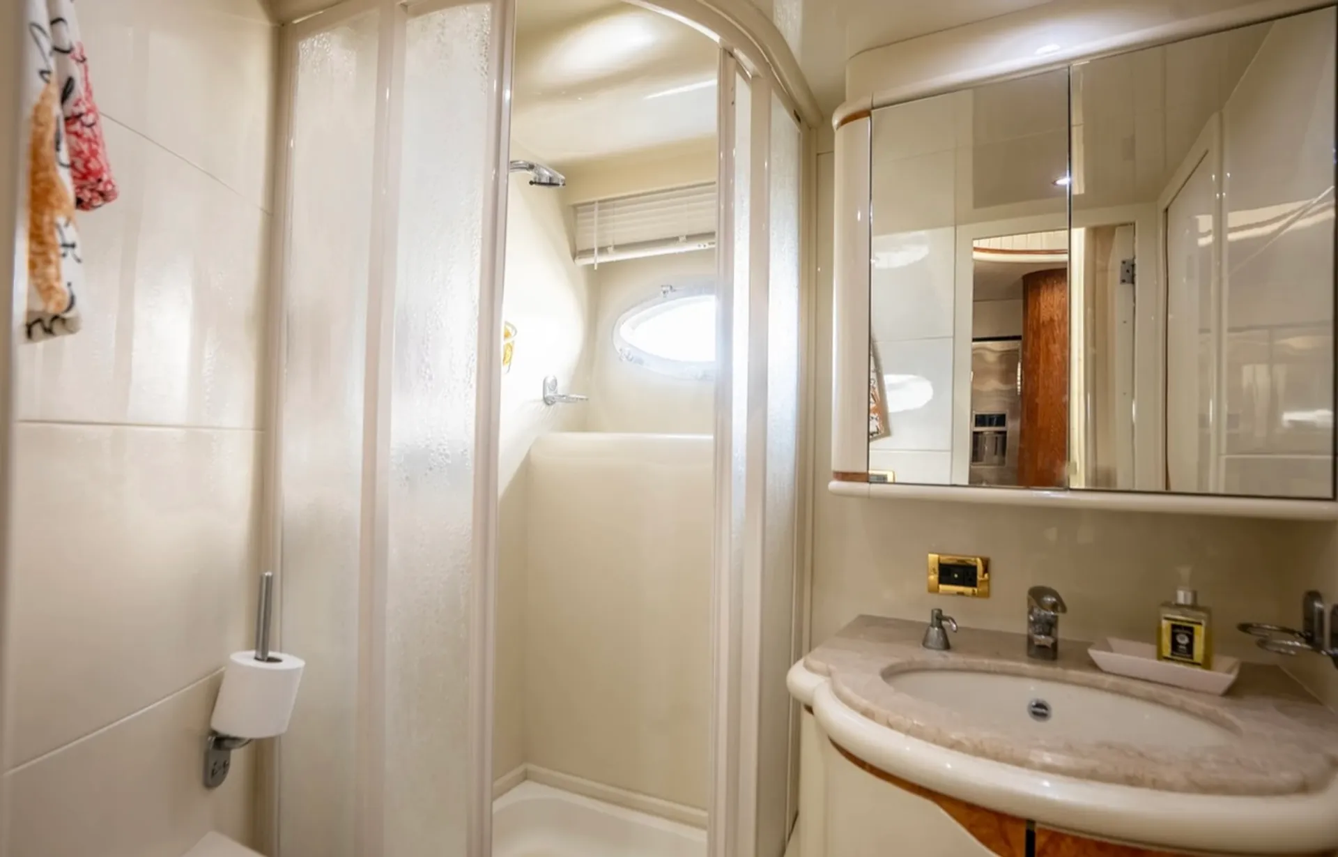 Custom ONE OF A KIND Motor Yacht Clean Fast and Fun’