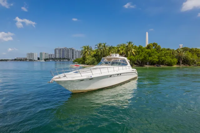 Rent a Sea Ray Boats motor yacht in Miami, FL near me