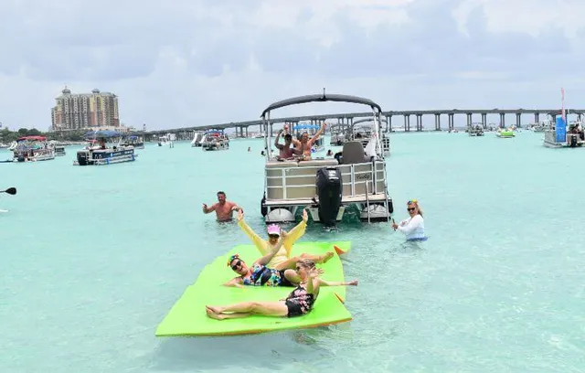 Rent a ENCORE BENTLEY pontoon in Fort Walton Beach, FL near me