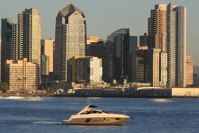 Rent a Beneteau USA cruiser in Emeryville, CA near me