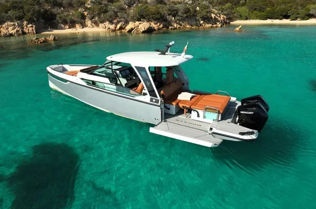 Rent a Saxdor motor yacht in Miami Beach, FL near me