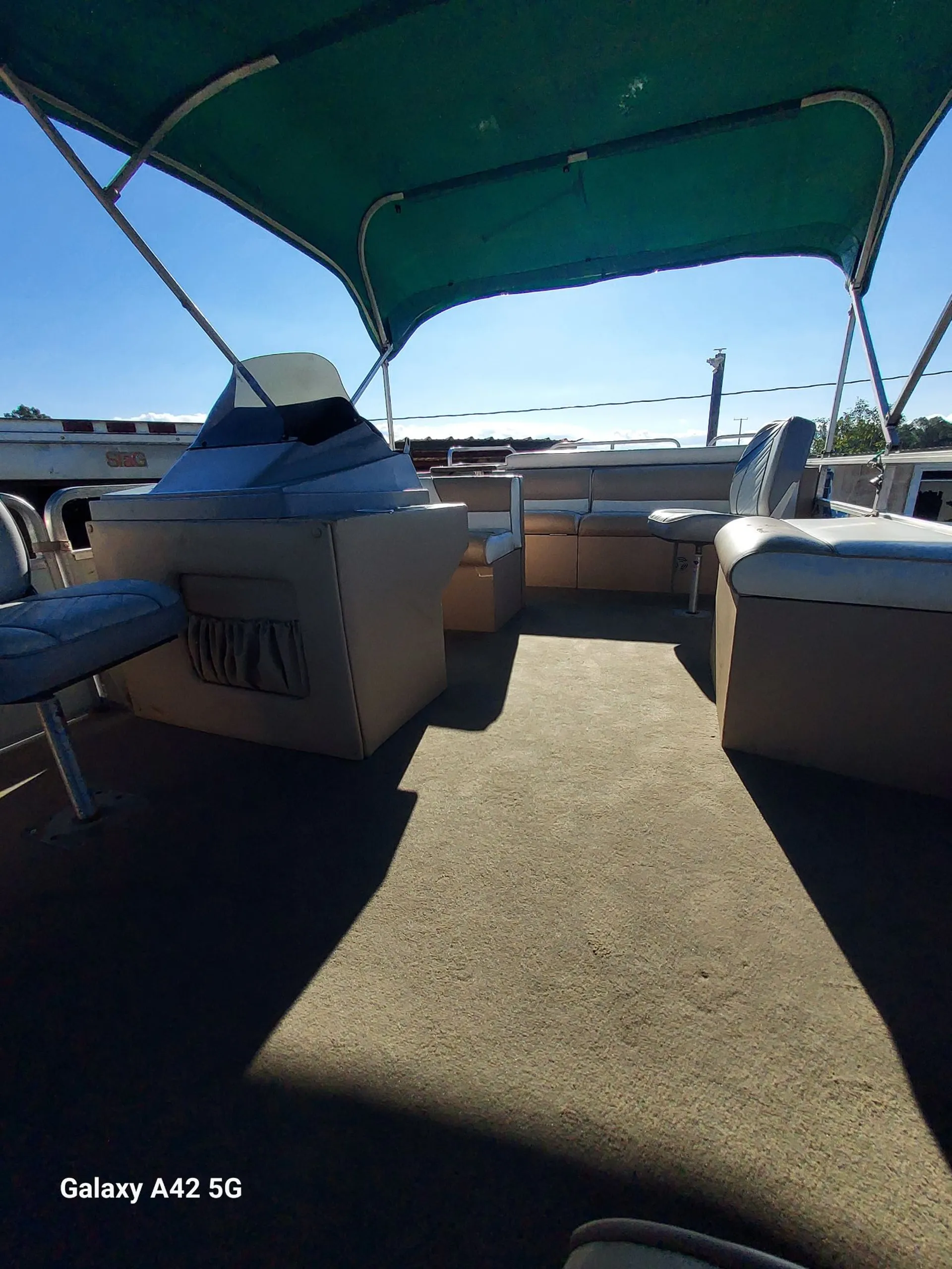 Sun Tracker by Tracker Marine Fishin' Barge 21 w/90 HP in Perris, CA — photo 9