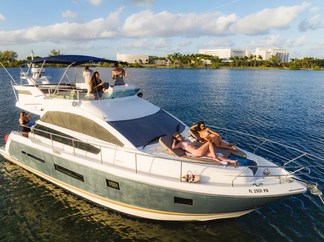 Rent a flybridge in Miami, FL near me
