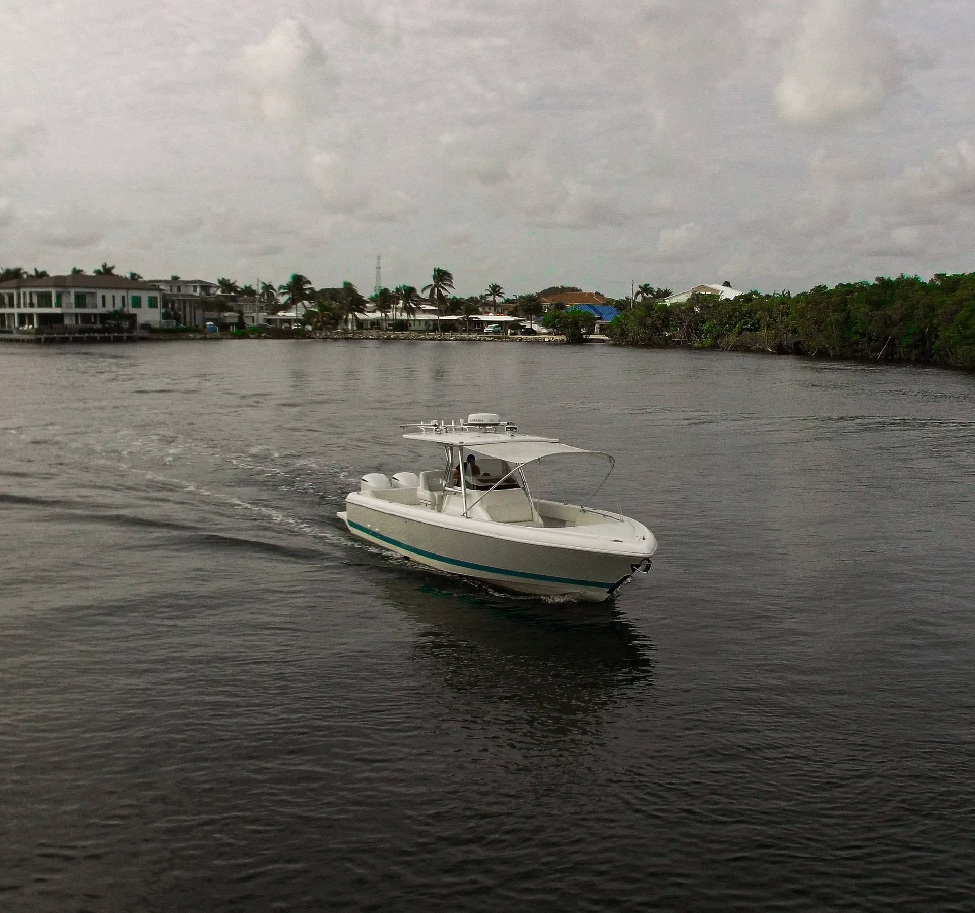 INTREPID POWERBOATS 323 CENTER CONSOLE in Boca Raton, FL — photo 2