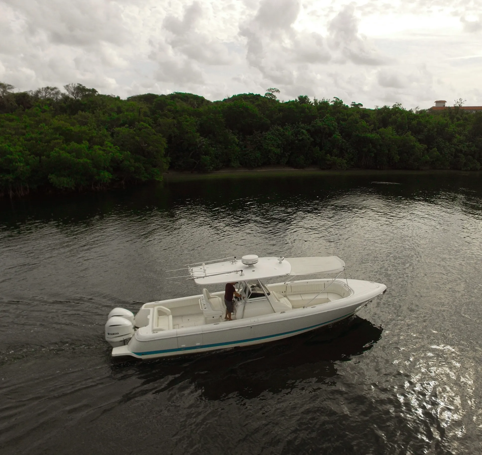 INTREPID POWERBOATS 323 CENTER CONSOLE in Boca Raton, FL — photo 3