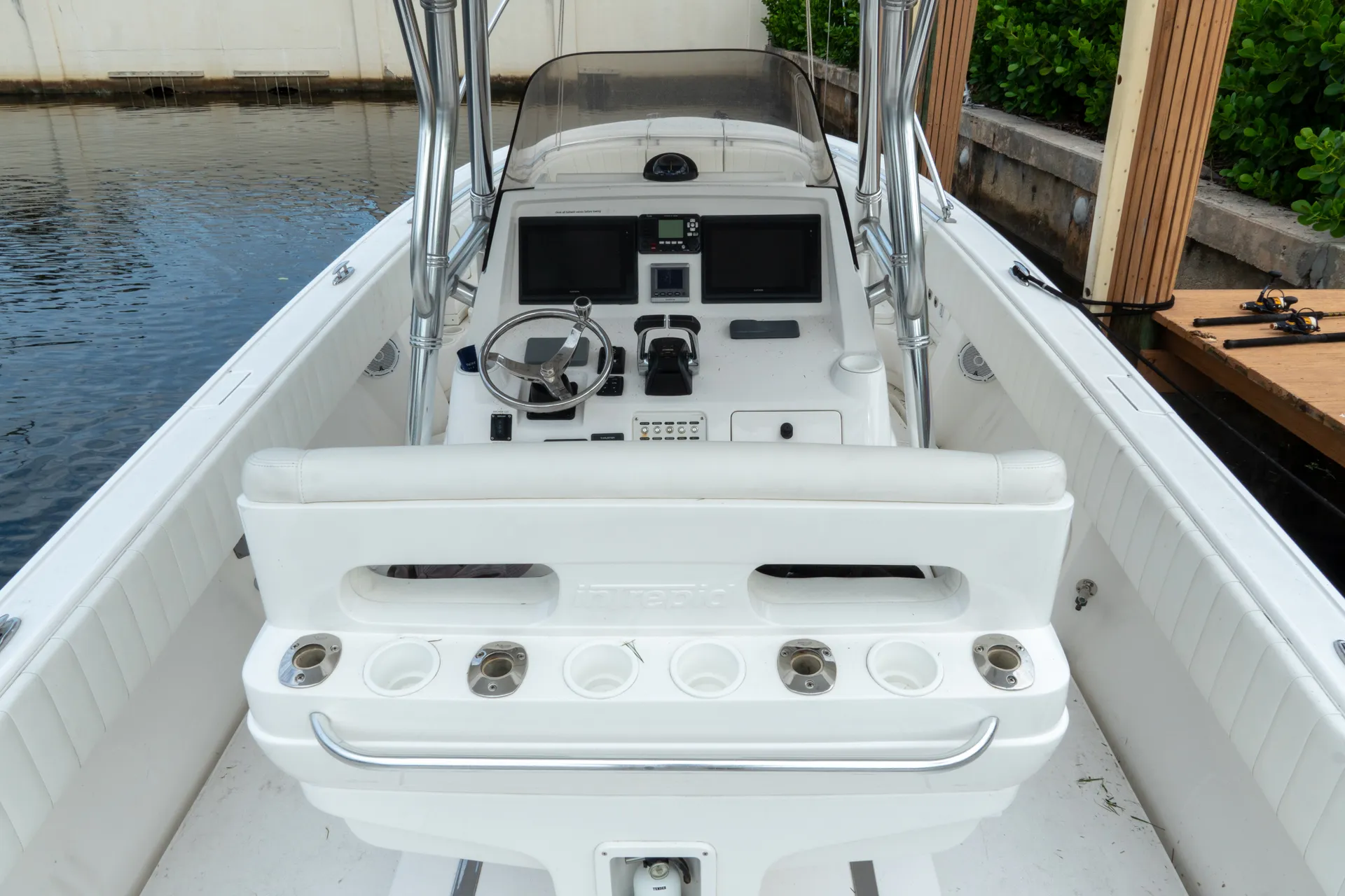 INTREPID POWERBOATS 323 CENTER CONSOLE in Boca Raton, FL — photo 7