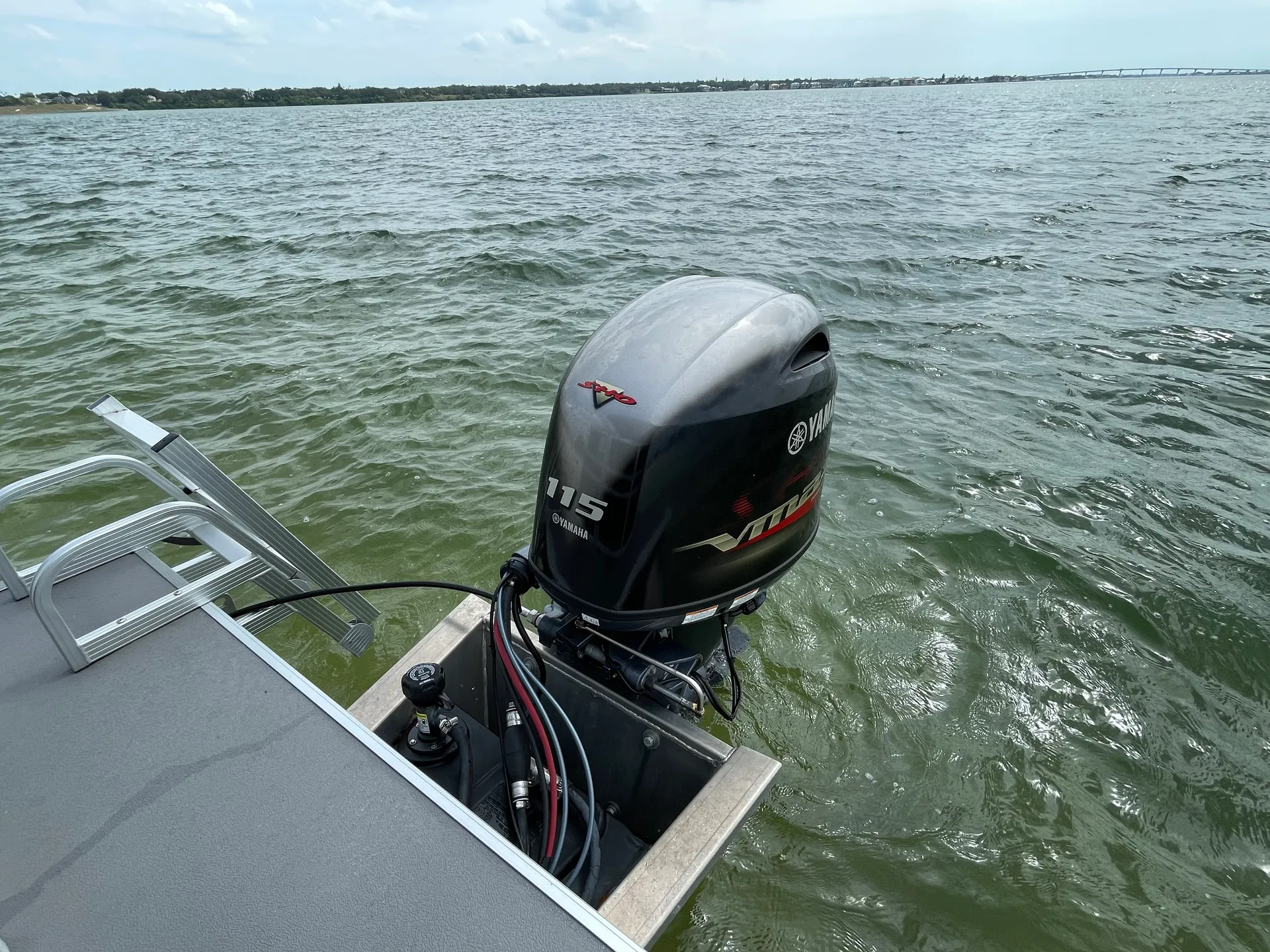 Up to 12 people New Tritoon Touchscreen GPS, Table, 115hp Yamaha 