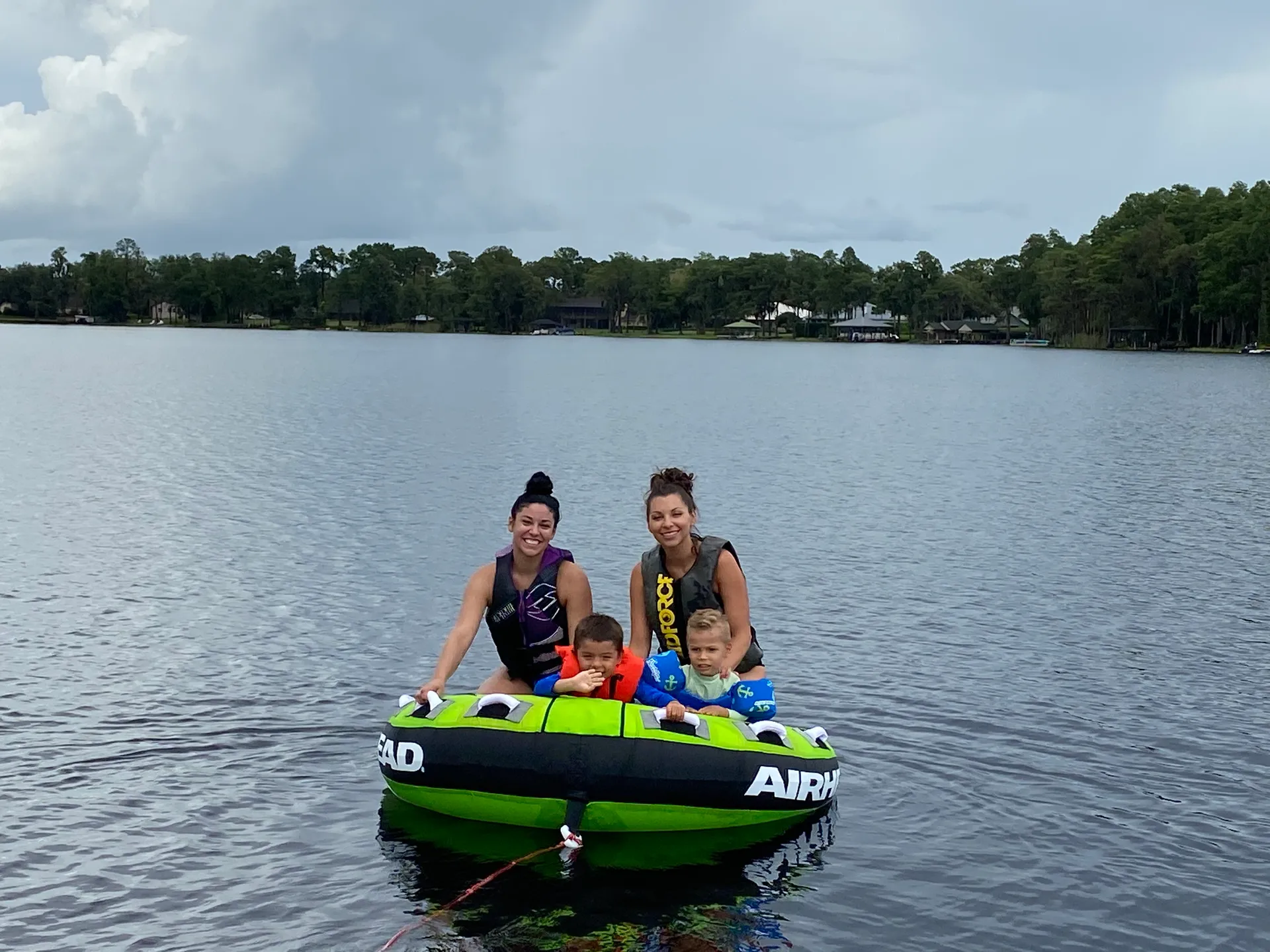 Up to 12 people New Tritoon Touchscreen GPS, Table, 115hp Yamaha 