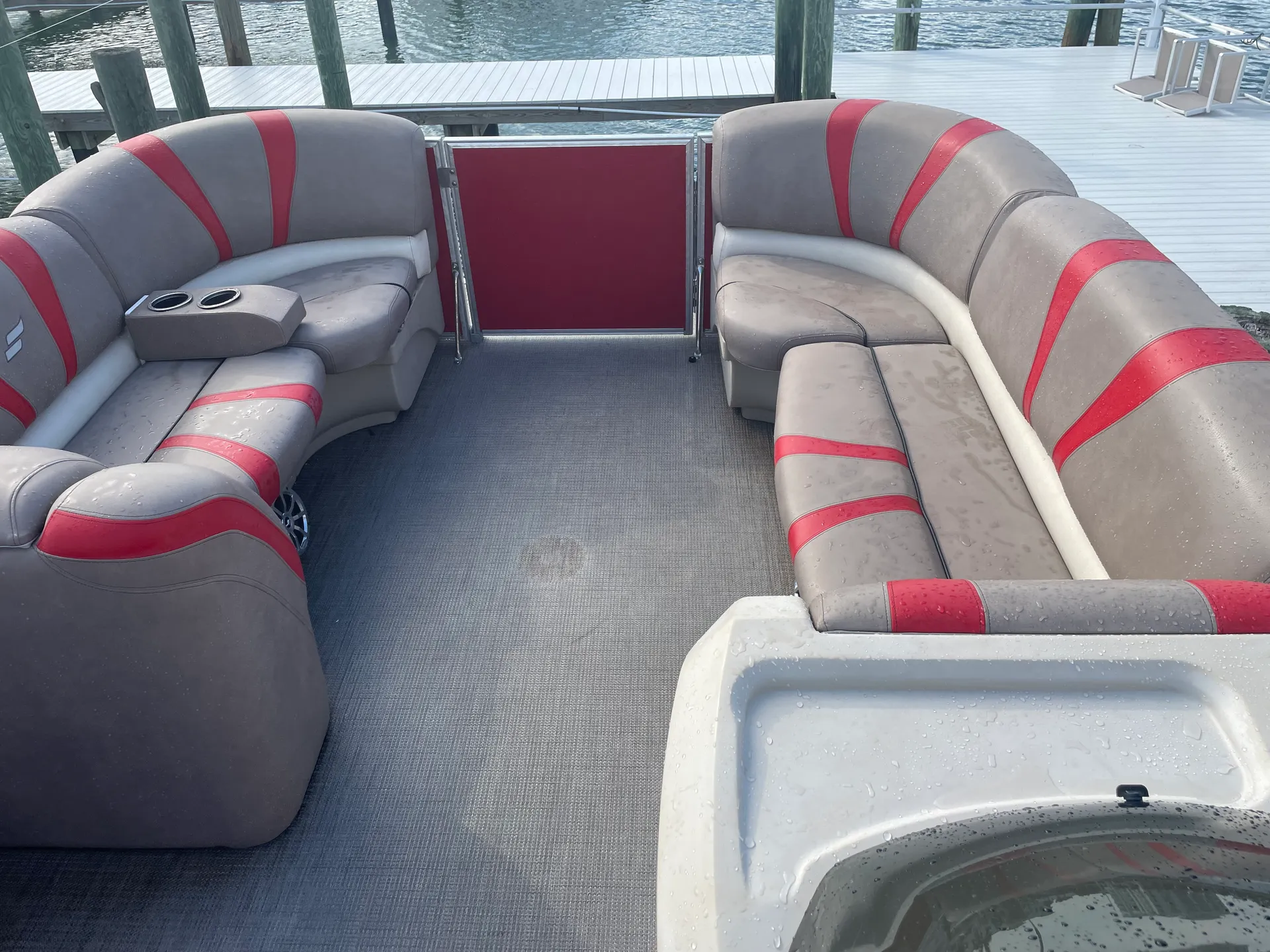 Comfortable 24’ Tri Toon