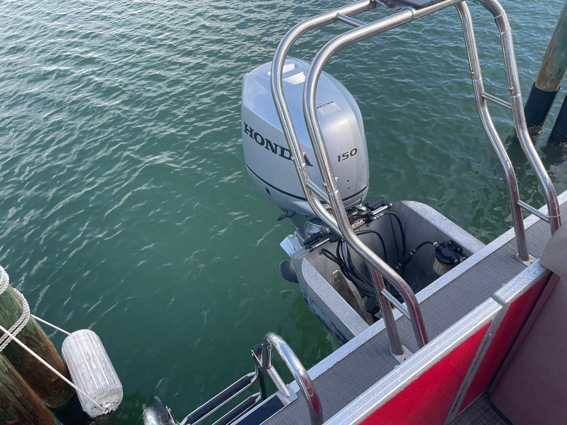 Comfortable 24’ Tri Toon