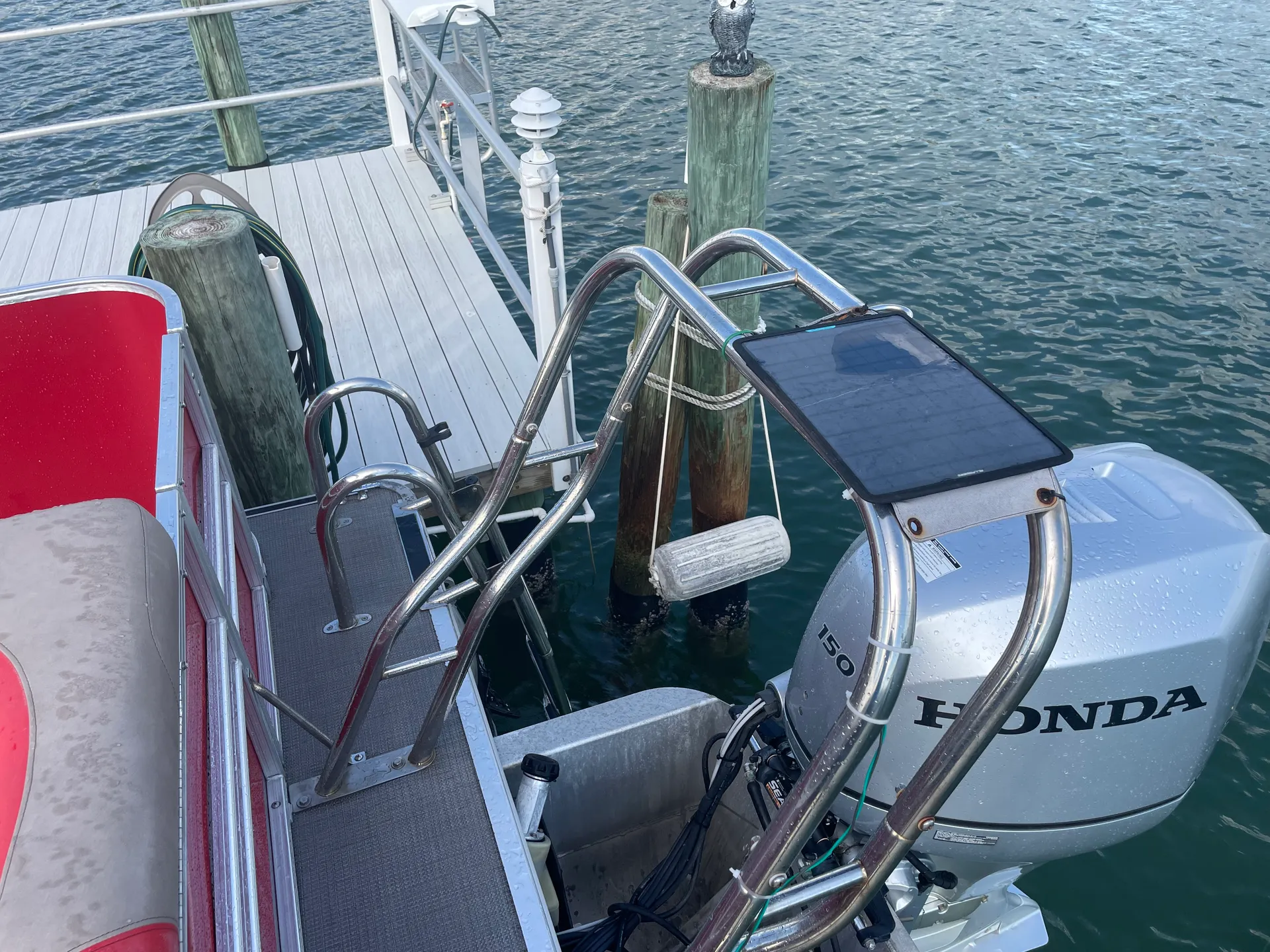 Comfortable 24’ Tri Toon