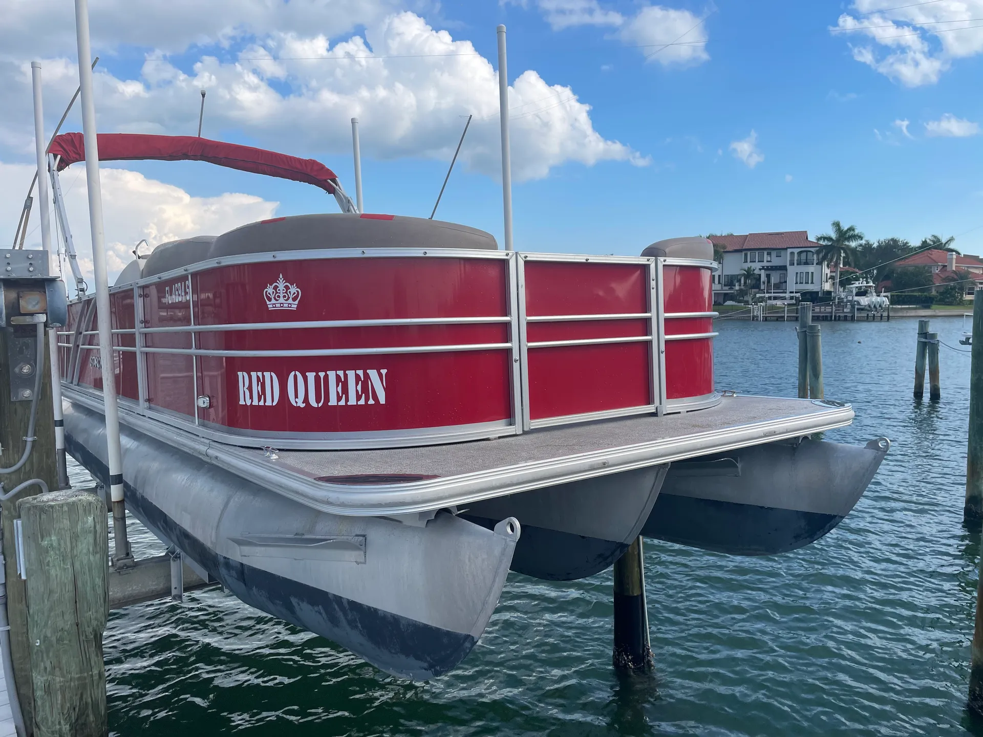 Comfortable 24’ Tri Toon