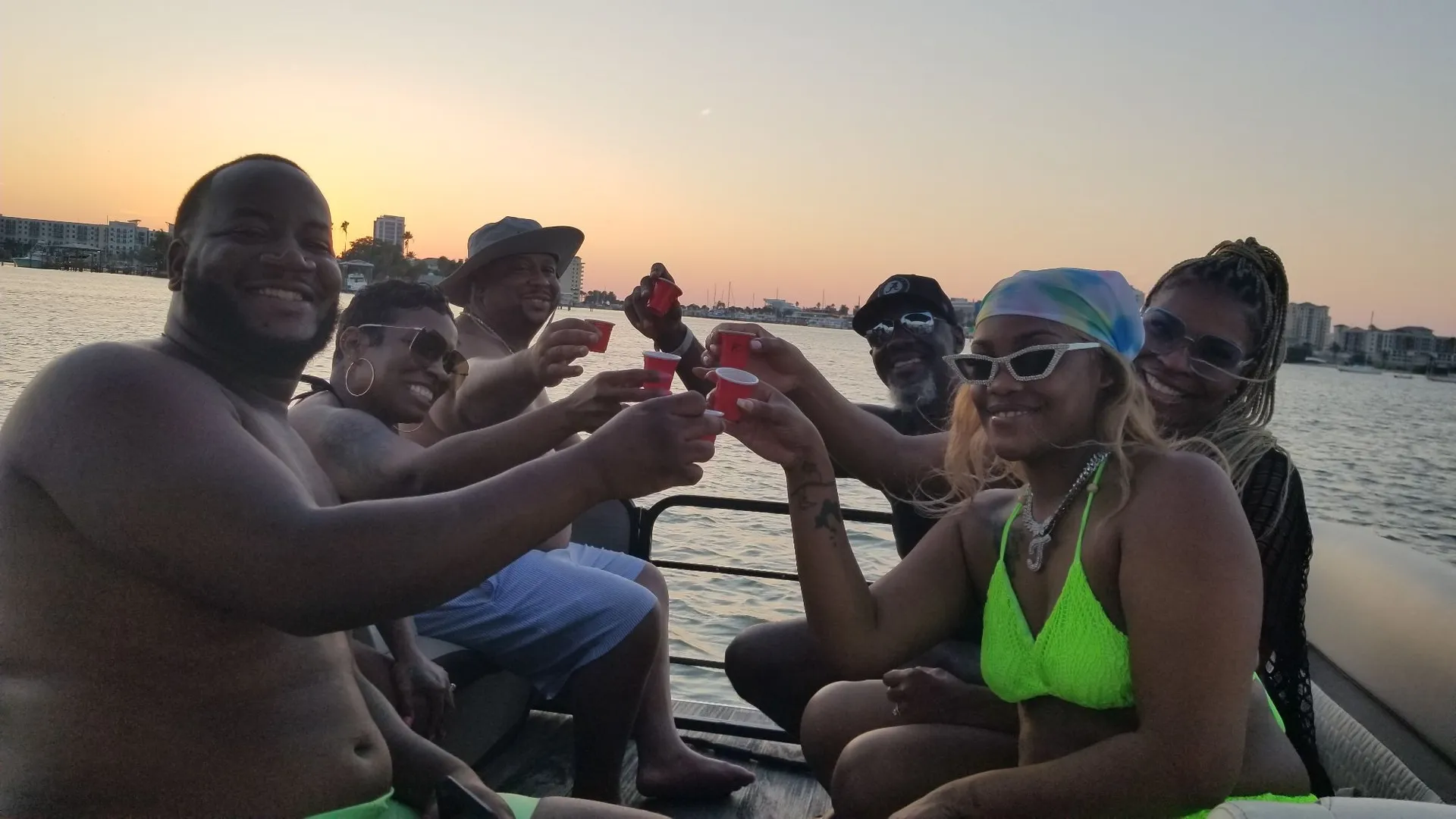 Newer 22 foot luxury pontoon 