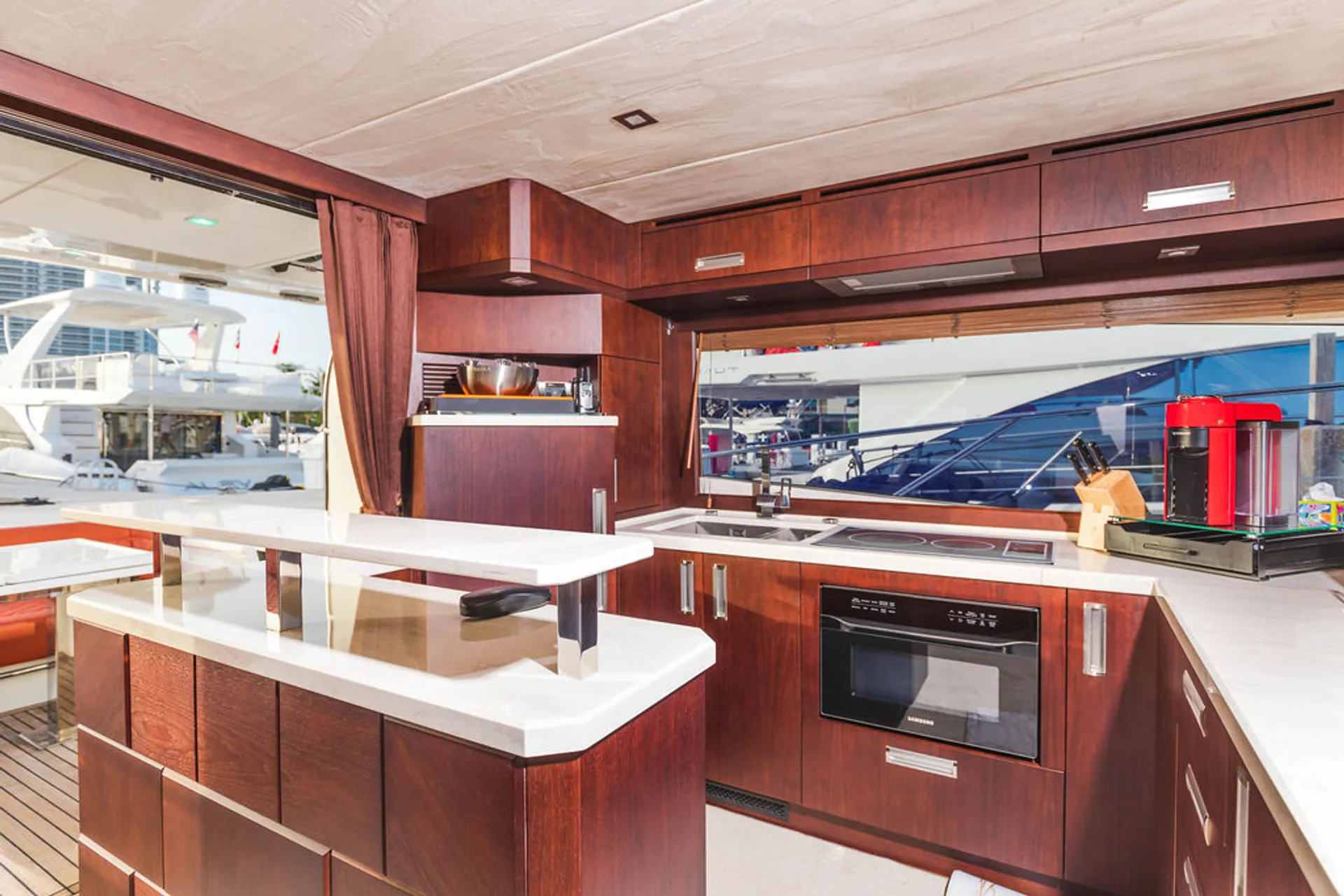 Galeon 55 in Miami Beach, FL — photo 8