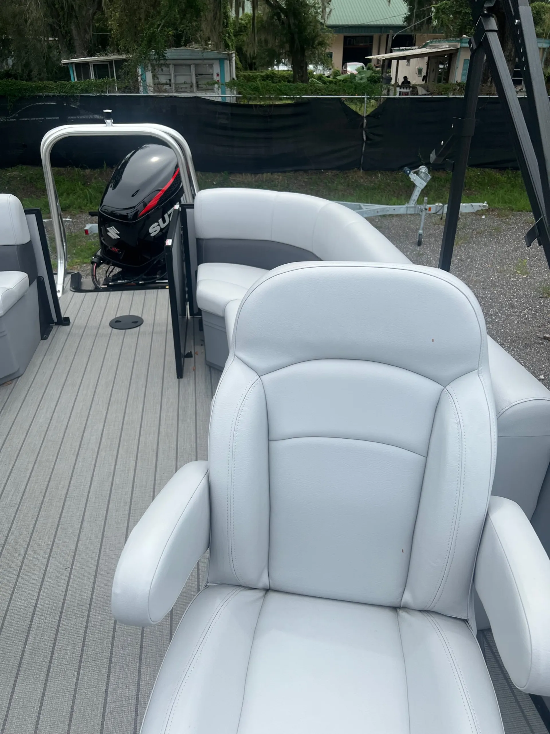 Bentley Legacy Navigator 24 Feet 250hp