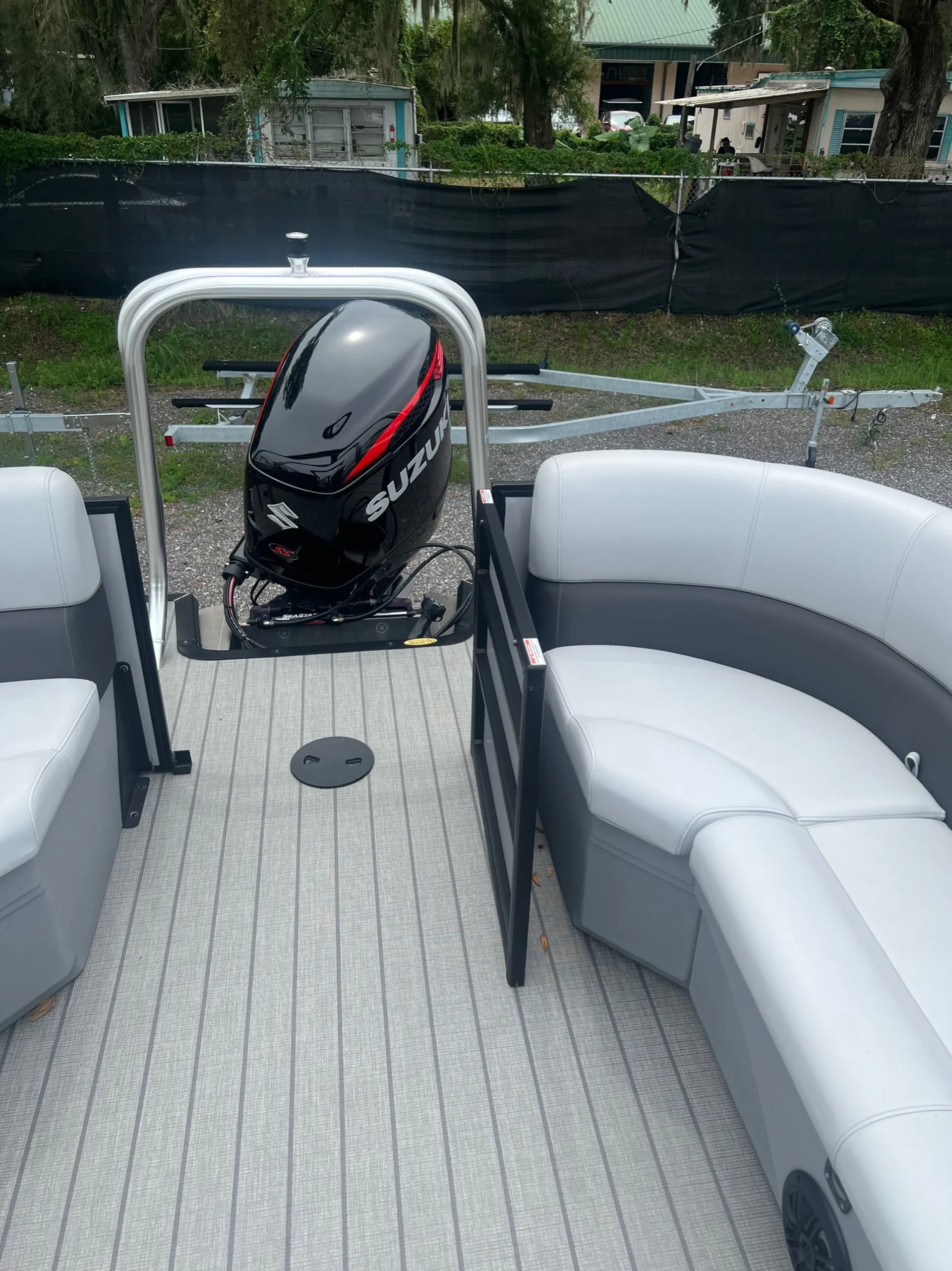 Bentley Legacy Navigator 24 Feet 250hp