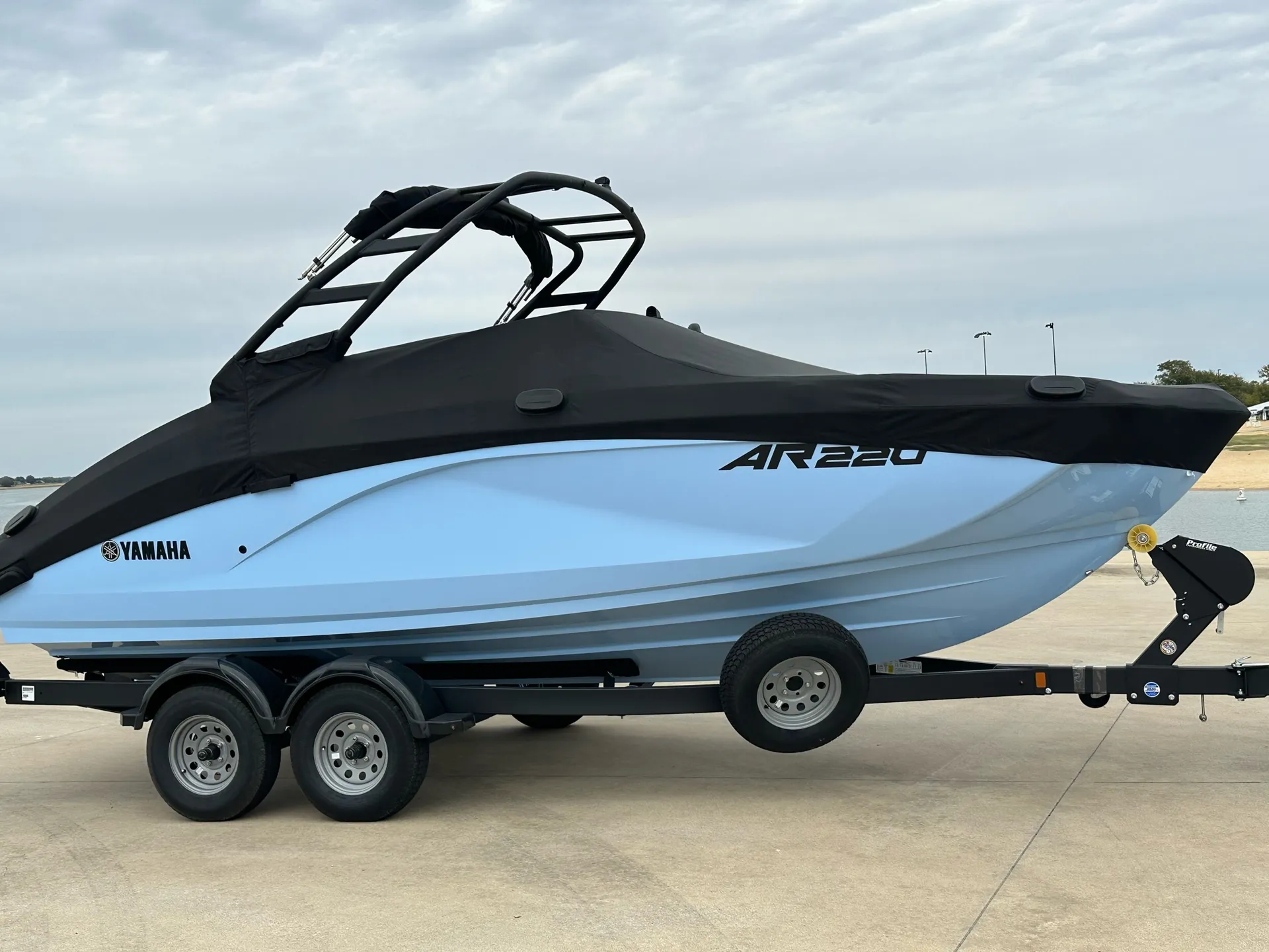 Fully Loaded Yamaha on Joe Pool Lake with all Upgrades