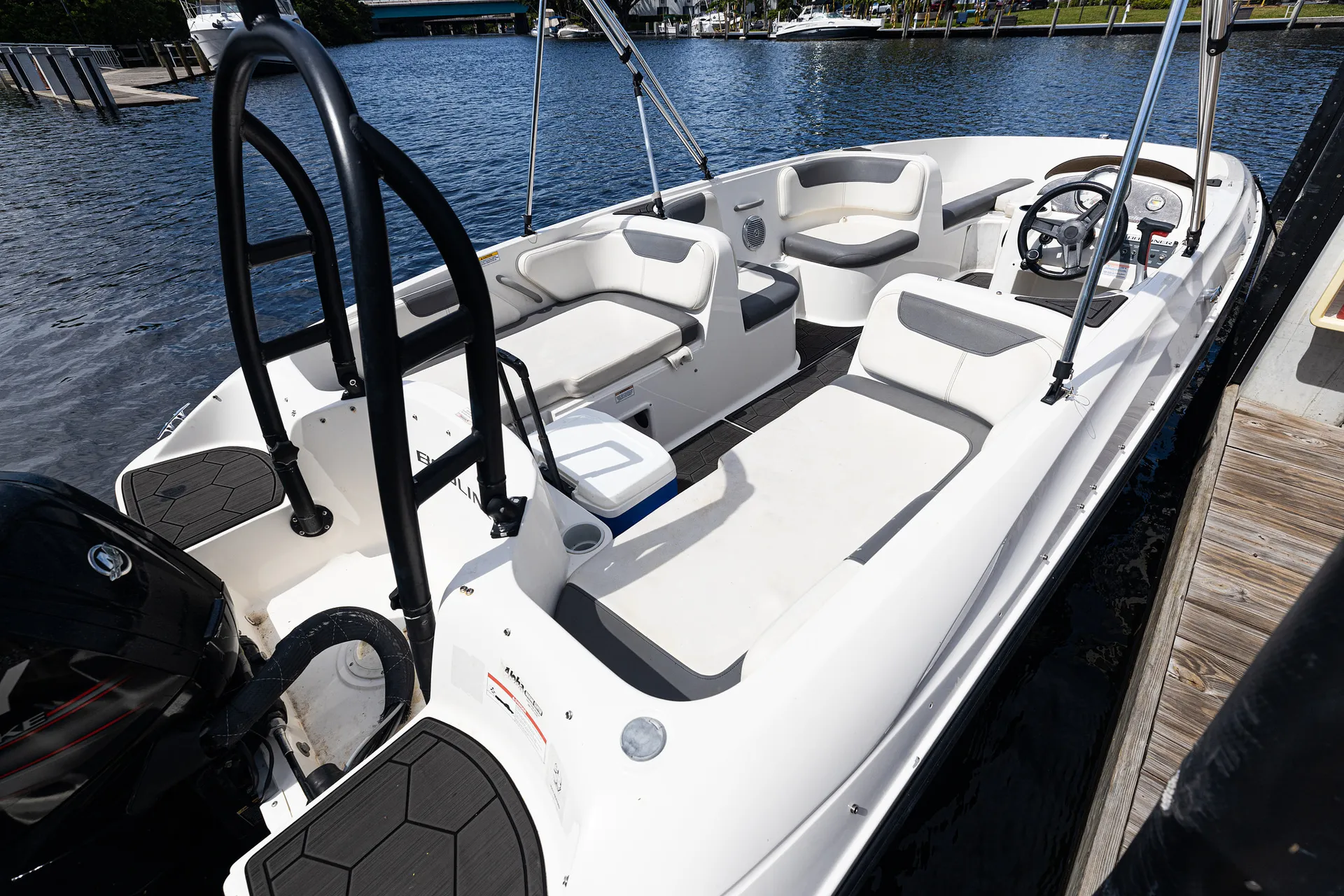 BAYLINER ELEMENT E18 in Deerfield Beach, FL — photo 8