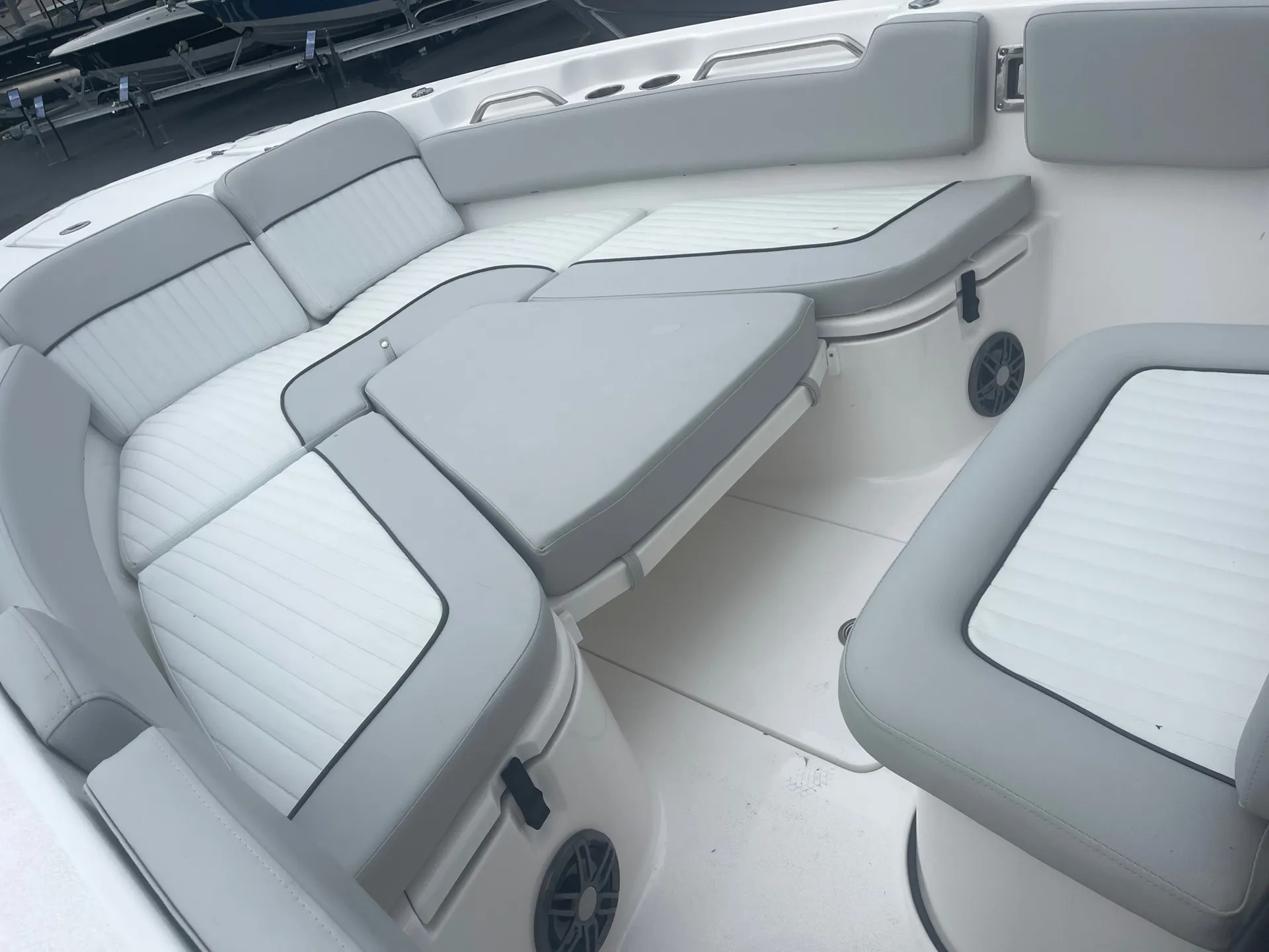 Welcome to the Dive Bar!