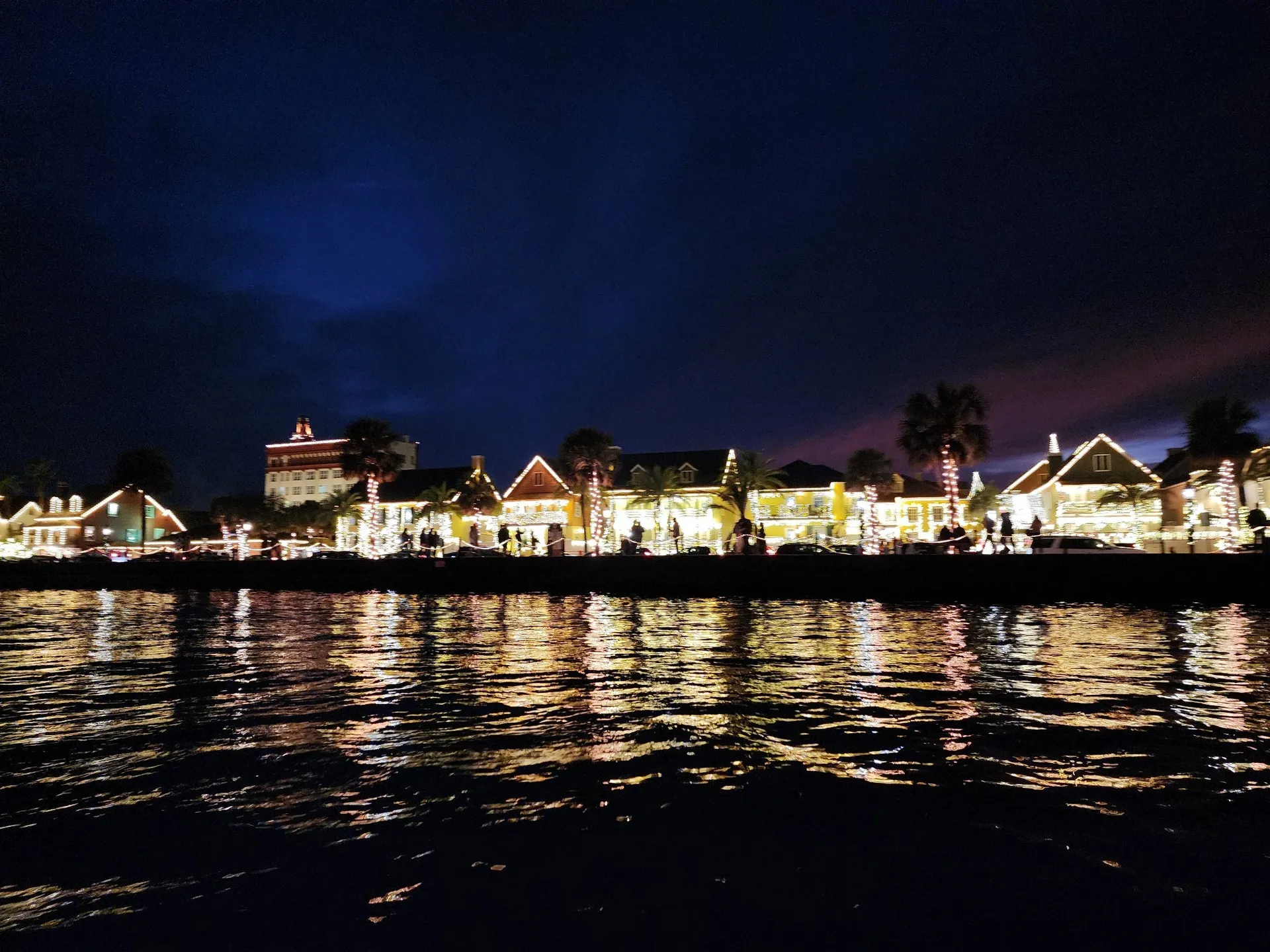 Great boat with lots of space, can do anything