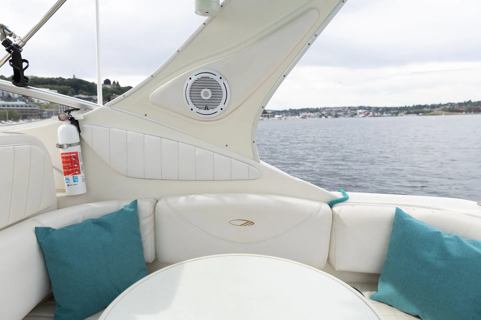 CruisetoLakeWAfromSLU🧭 29’🛥️Toilet💩✅ Enclosure☔️😎 ✅⚓️✅ ⛽️OnMyTime✅