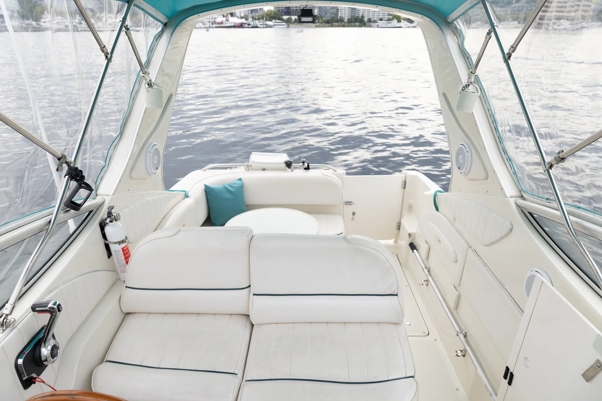 CruisetoLakeWAfromSLU🧭 29’🛥️Toilet💩✅ Enclosure☔️😎 ✅⚓️✅ ⛽️OnMyTime✅