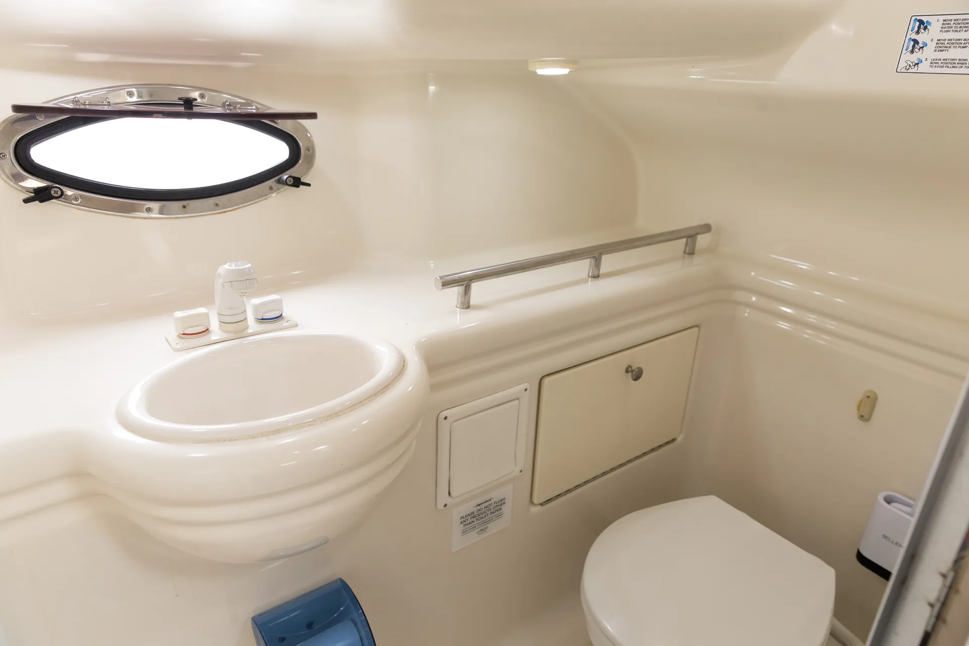 CruisetoLakeWAfromSLU🧭 29’🛥️Toilet💩✅ Enclosure☔️😎 ✅⚓️✅ ⛽️OnMyTime✅