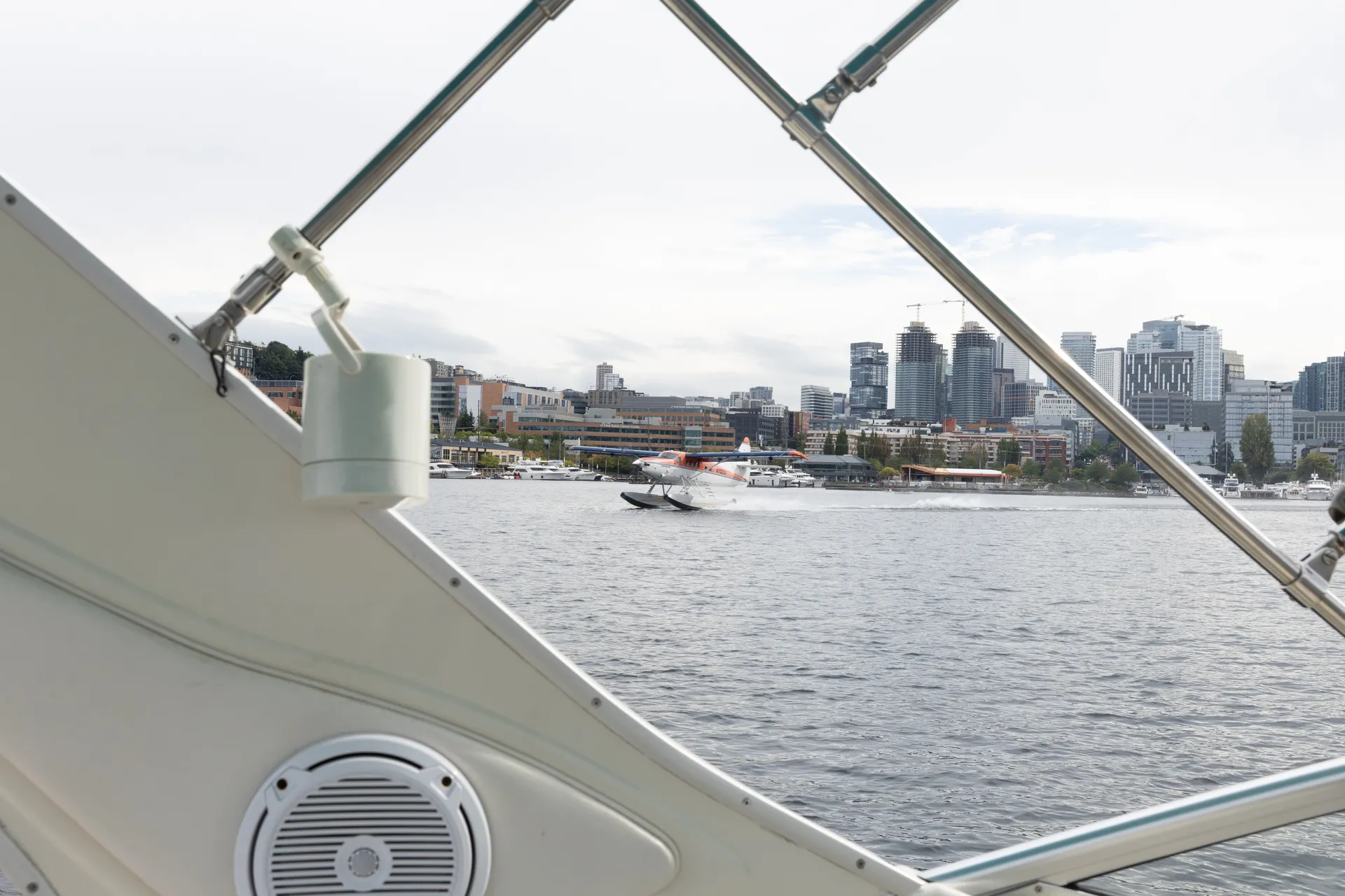 CruisetoLakeWAfromSLU🧭 29’🛥️Toilet💩✅ Enclosure☔️😎 ✅⚓️✅ ⛽️OnMyTime✅