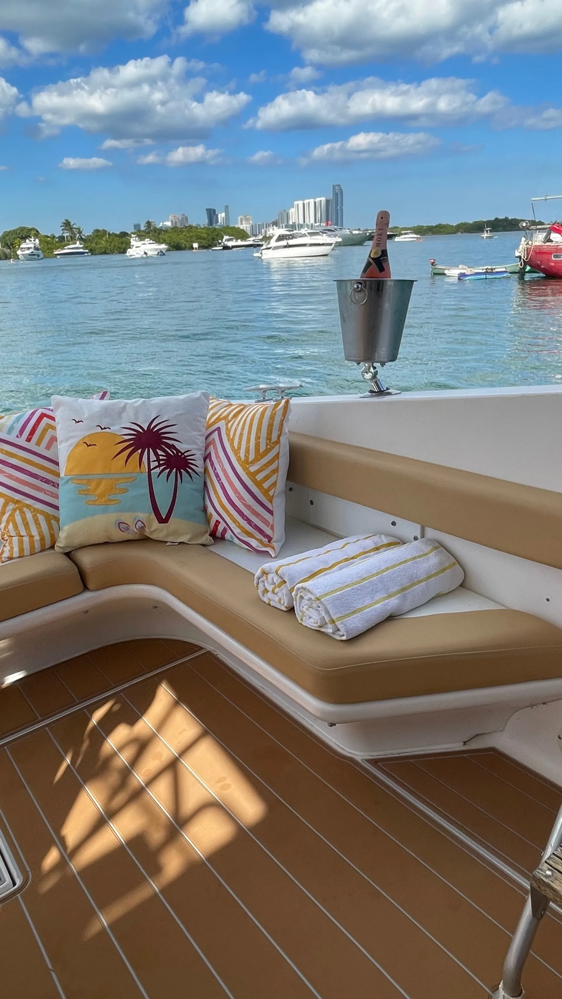 55’ Sea Ray - CHARTER TODAY!