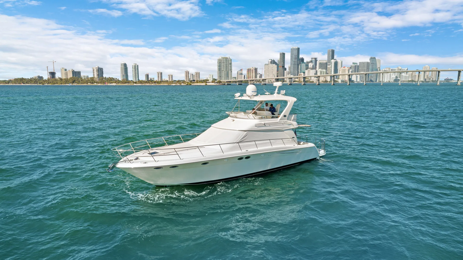 Sea Ray Boats 560 Sedan Bridge in Miami, FL