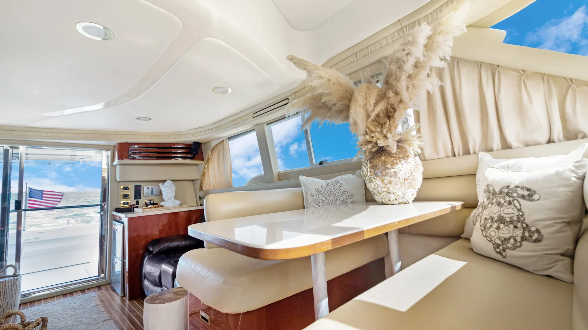 Sea Ray Boats 560 Sedan Bridge in Miami, FL — photo 9