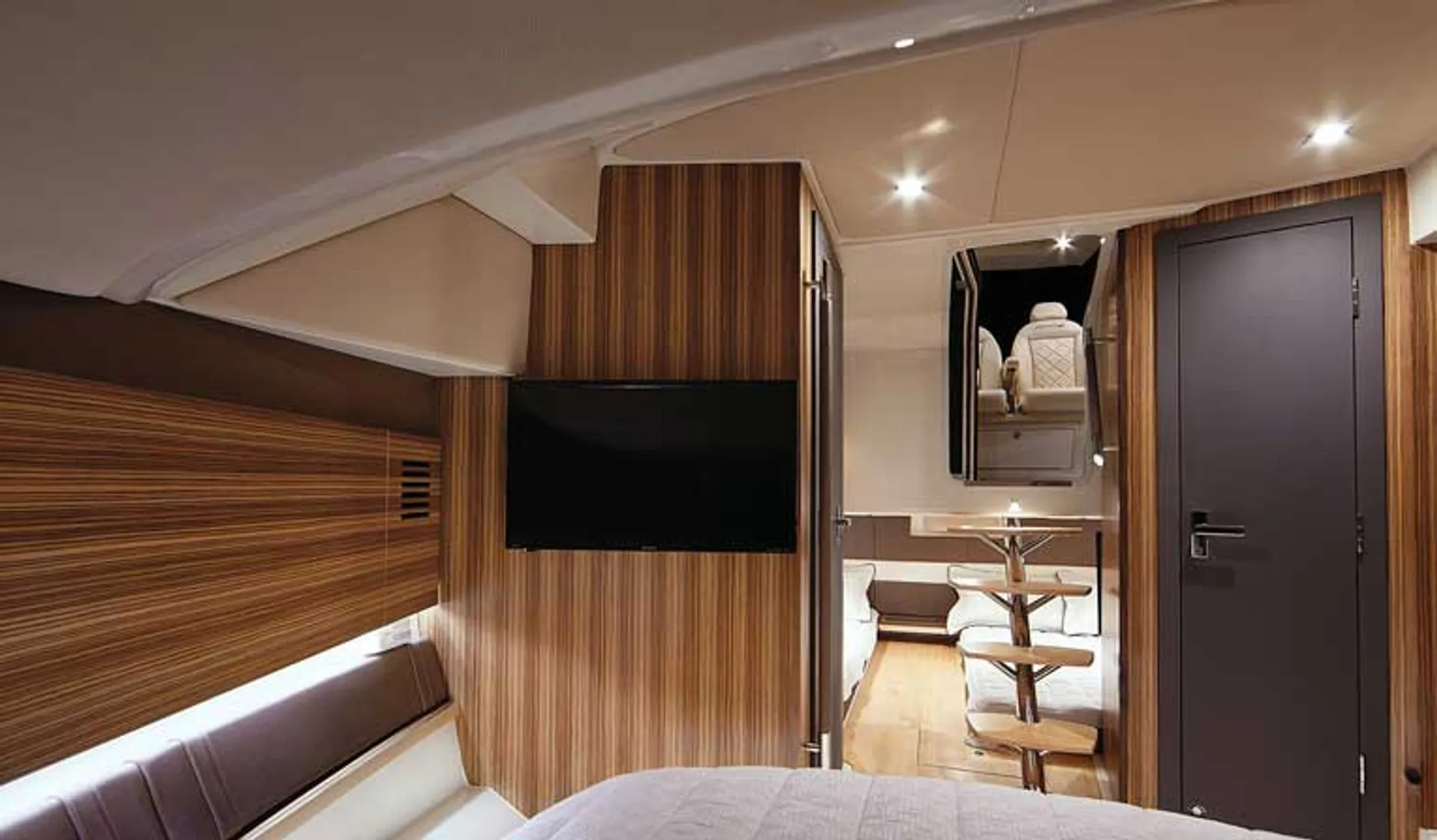 🎇Welcome Aboard Our Beautiful 36’ Chris Craft  20% Off charters🎇