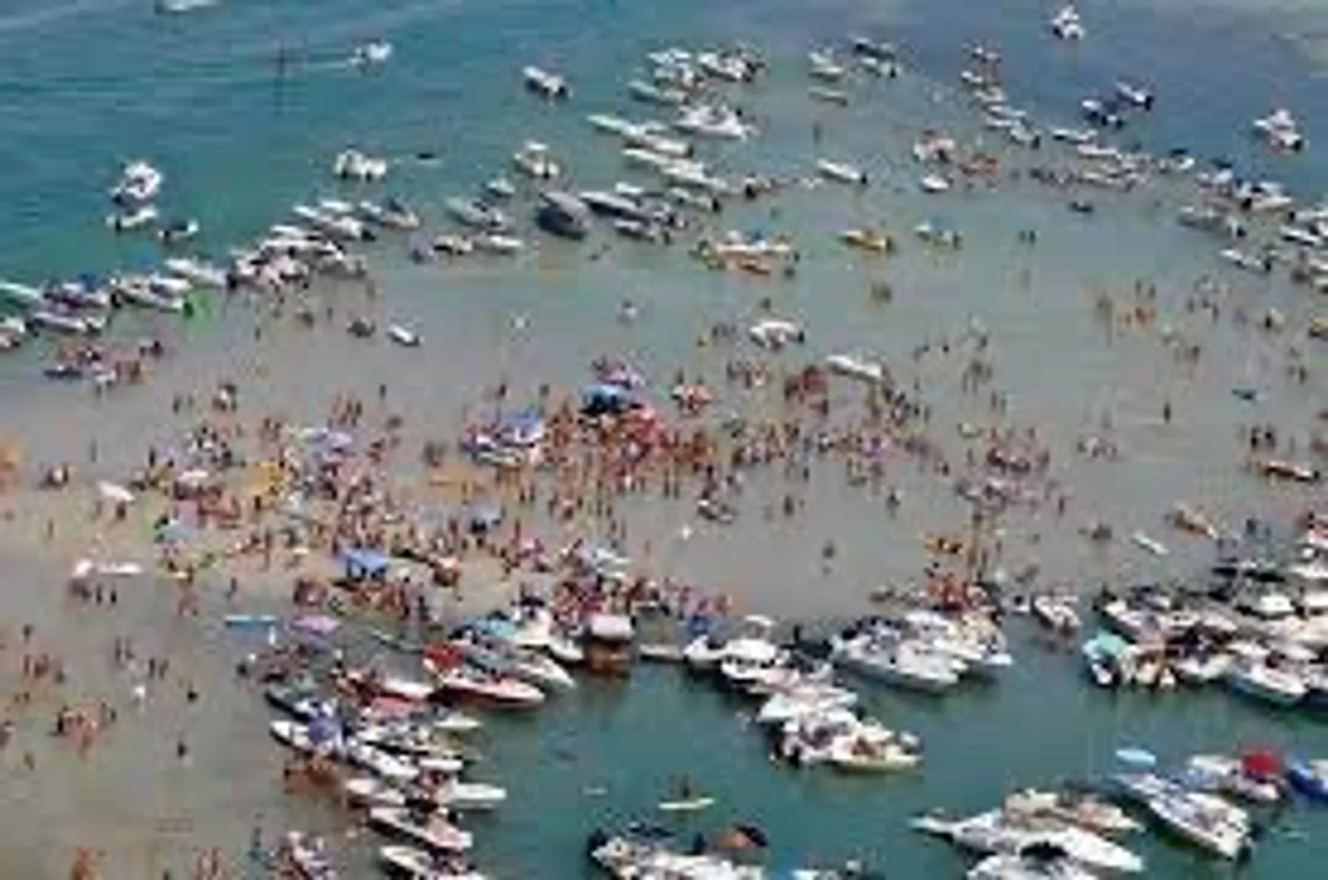 🎇Welcome Aboard Our Beautiful 36’ Chris Craft  20% Off charters🎇