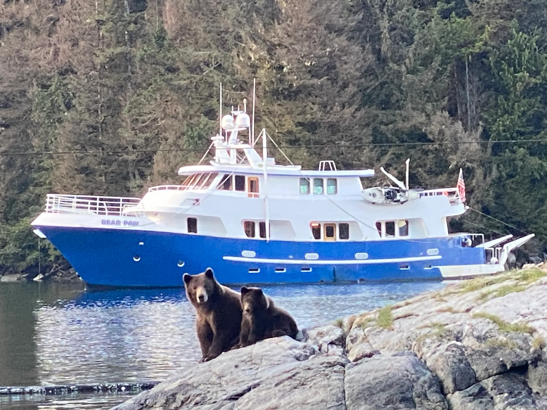 90’ Expedition yacht touring San Juan Islands and beyond! 