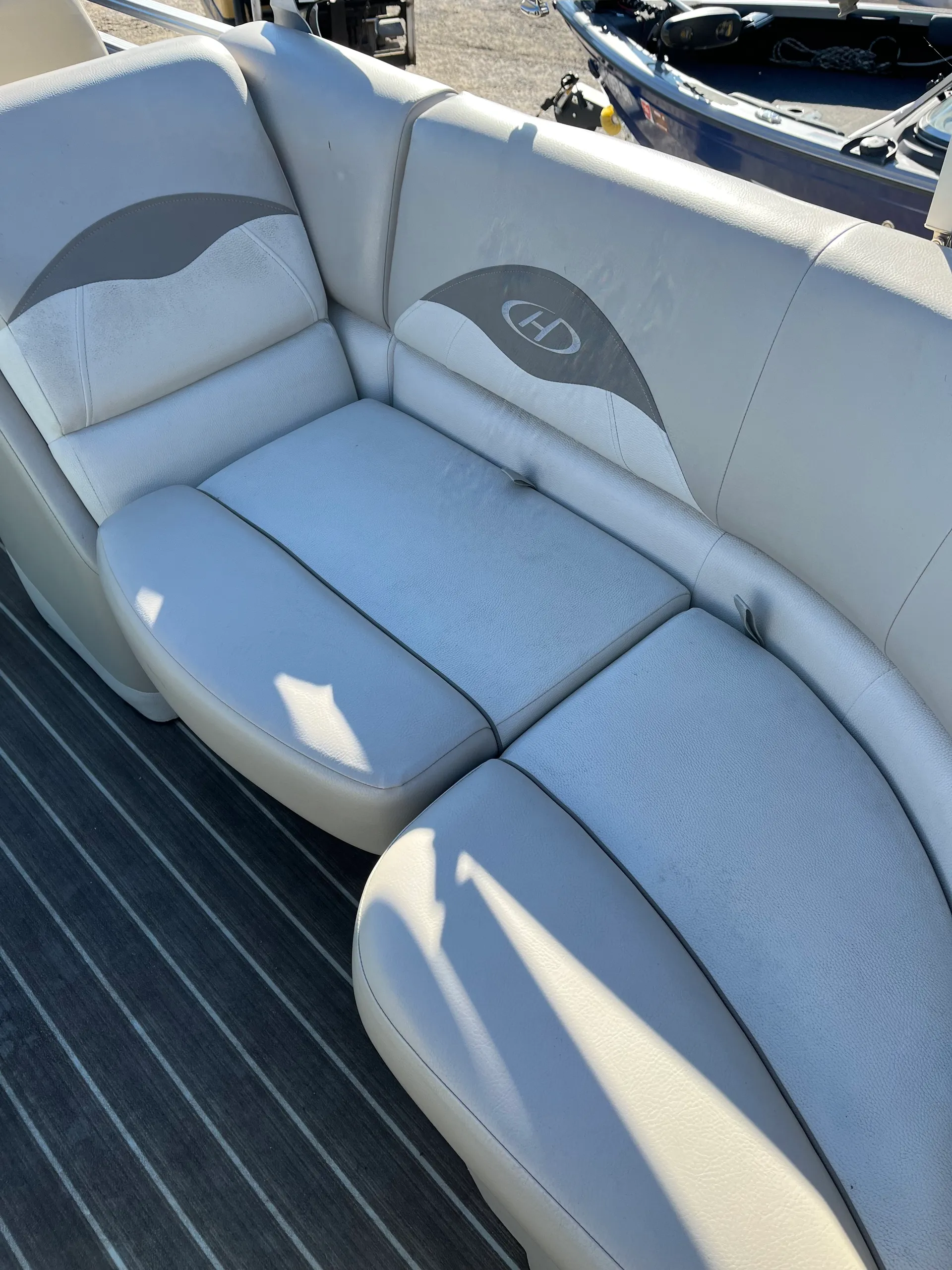 HARRIS FLOTEBOTE 220 CRUISER CX W/115ELPT 4-S in Harmony, IN — photo 10